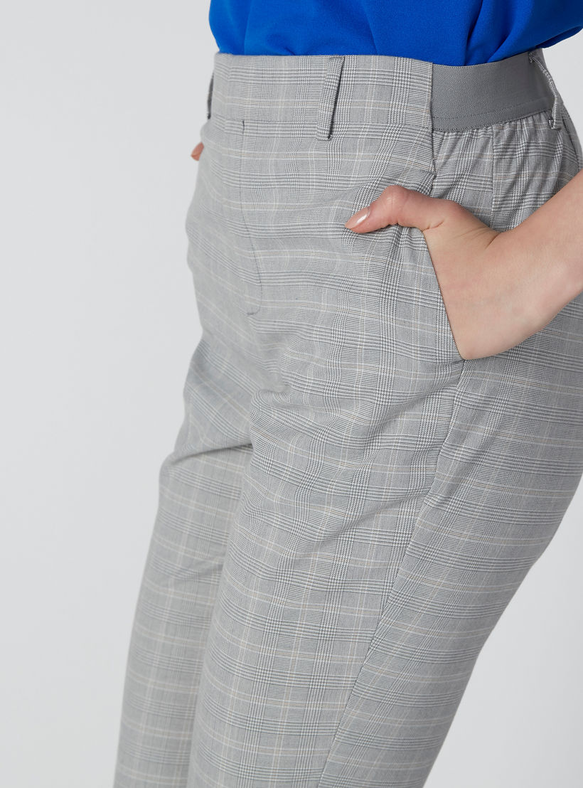 بنطال كاروهات قصير بجيوب-women-clothing-bottoms-trousers-image-5