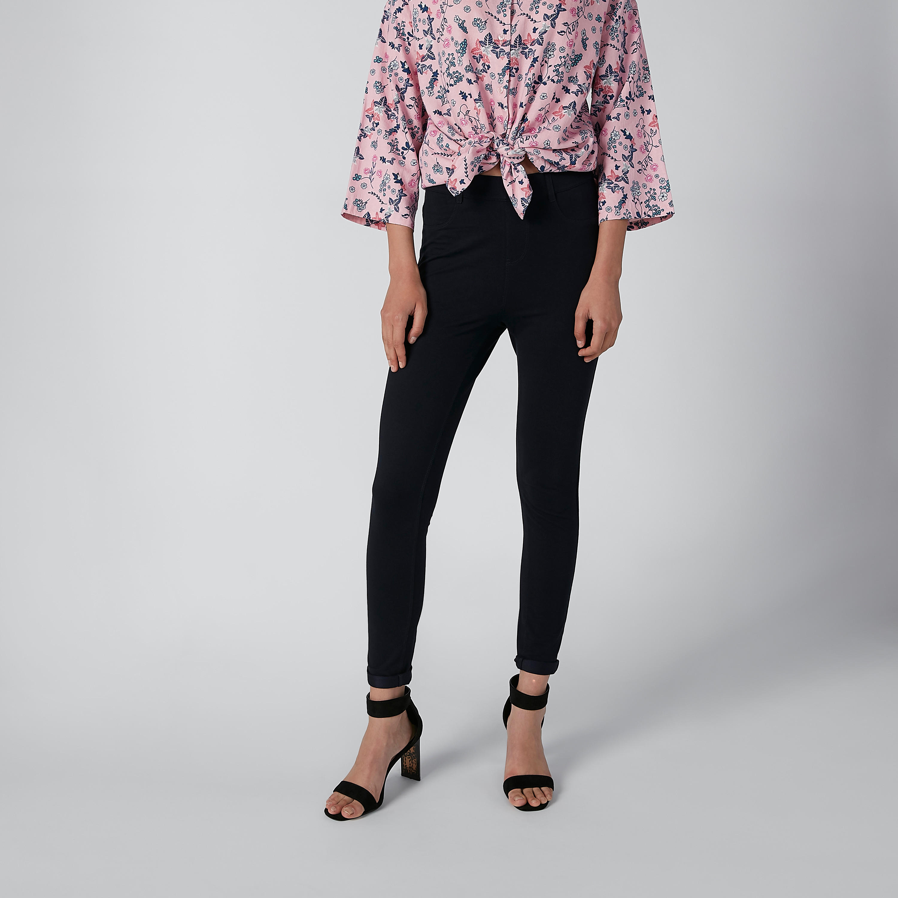 بنطال سادة بقصّة سليم وجيوب-women-clothing-bottoms-leggings-image-3