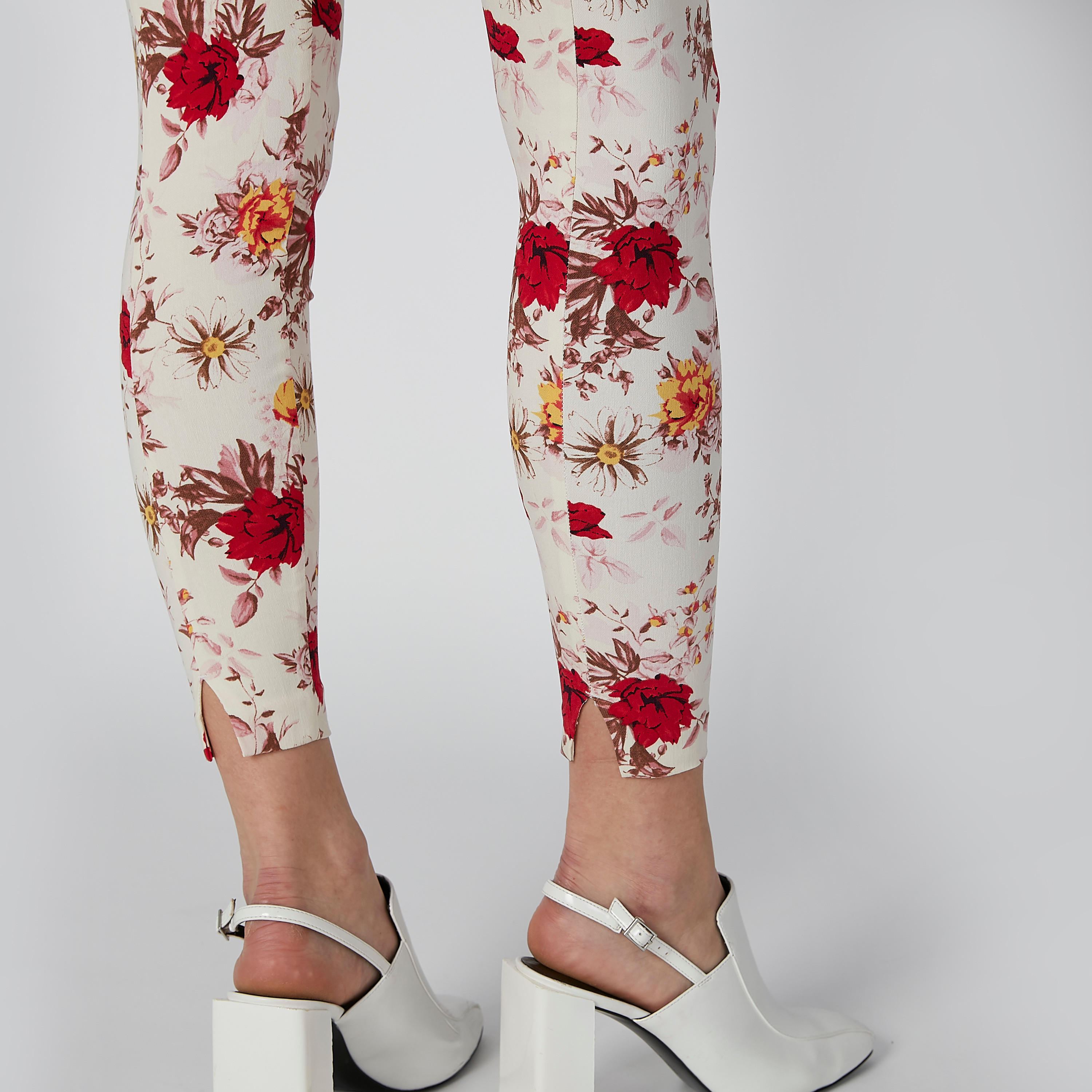 بنطال بفتحات وطبعات زهرية-women-clothing-bottoms-trousers-image-5