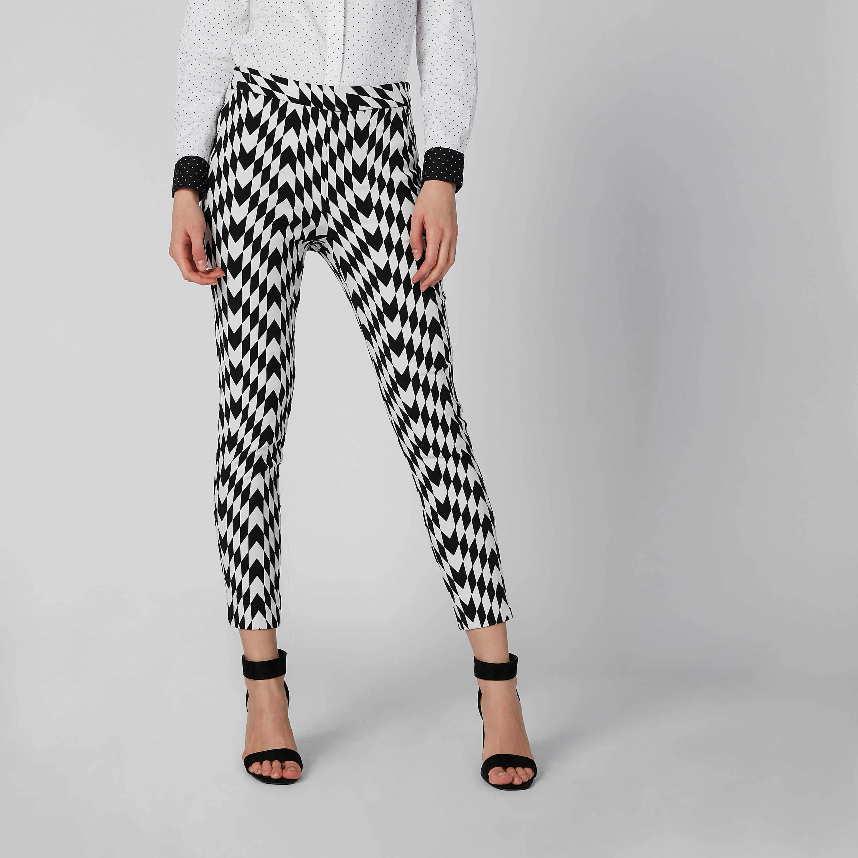 بنطال طويل بخصر مطّاطي وفتحة وطبعات-women-clothing-bottoms-leggings-image-1