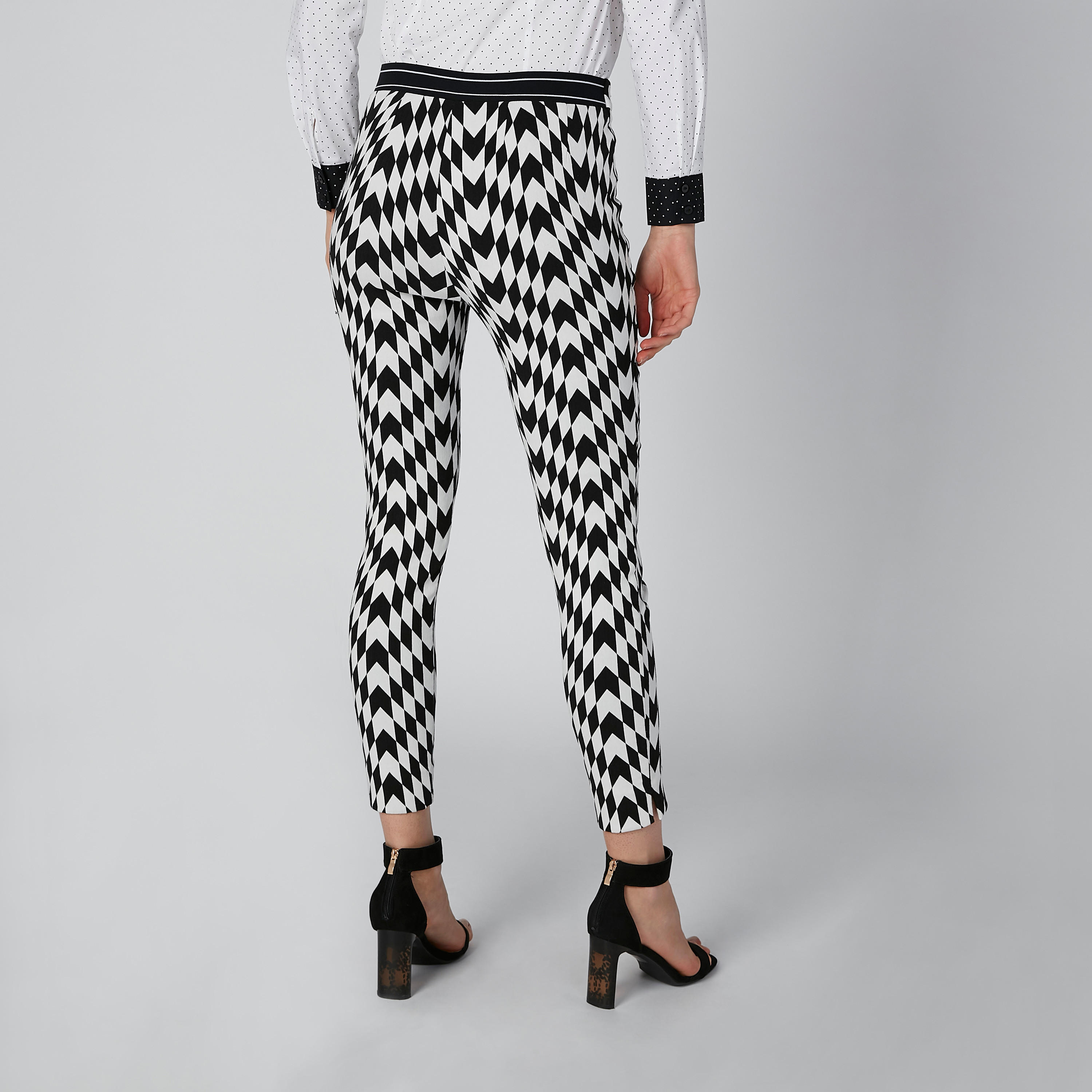 بنطال طويل بخصر مطّاطي وفتحة وطبعات-women-clothing-bottoms-leggings-image-5