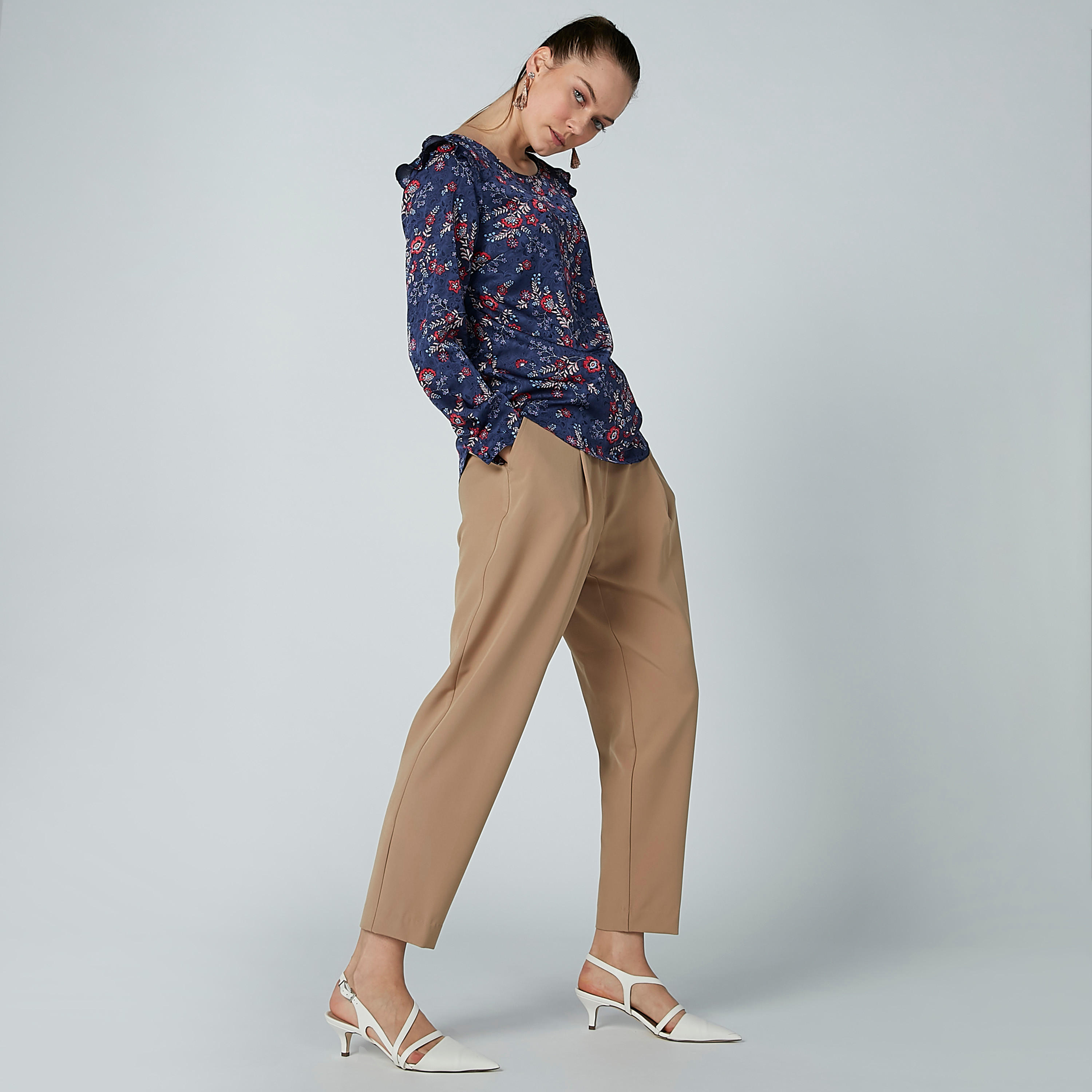 بنطال سادة بخصر بيبرباج وجيوب-women-clothing-bottoms-trousers-image-1