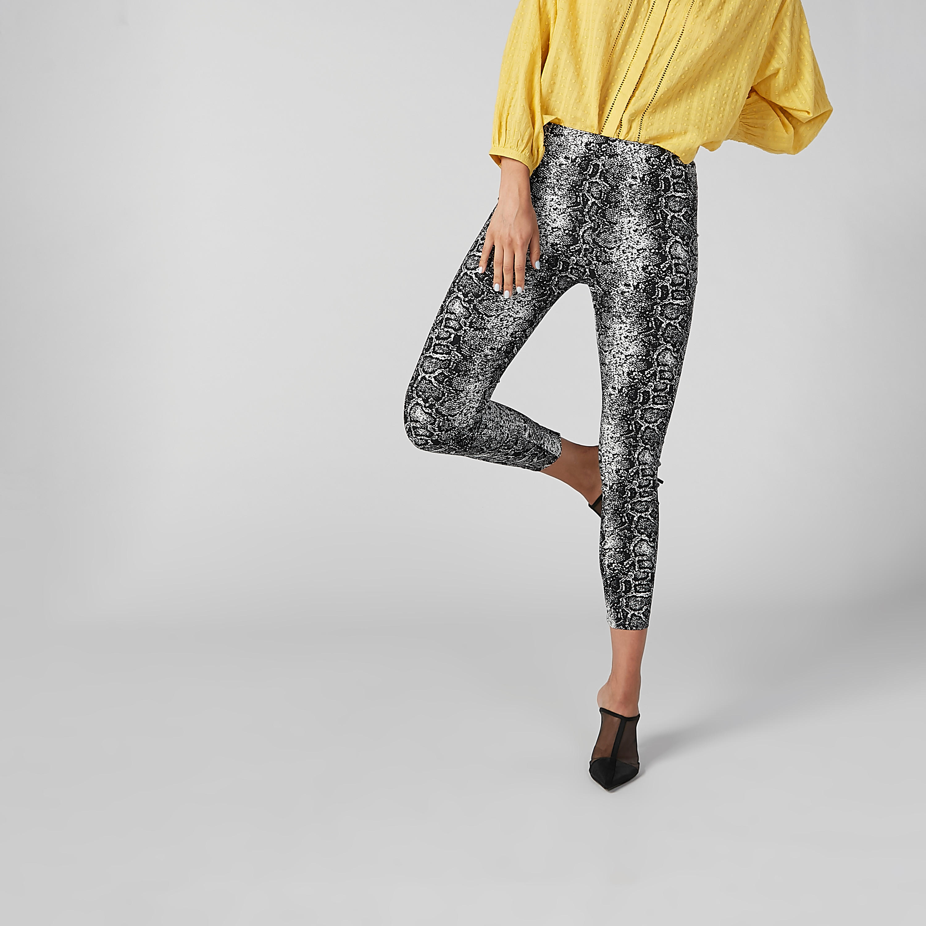 بنطال طويل بفتحة وطبعات حيوانات-women-clothing-bottoms-leggings-image-1