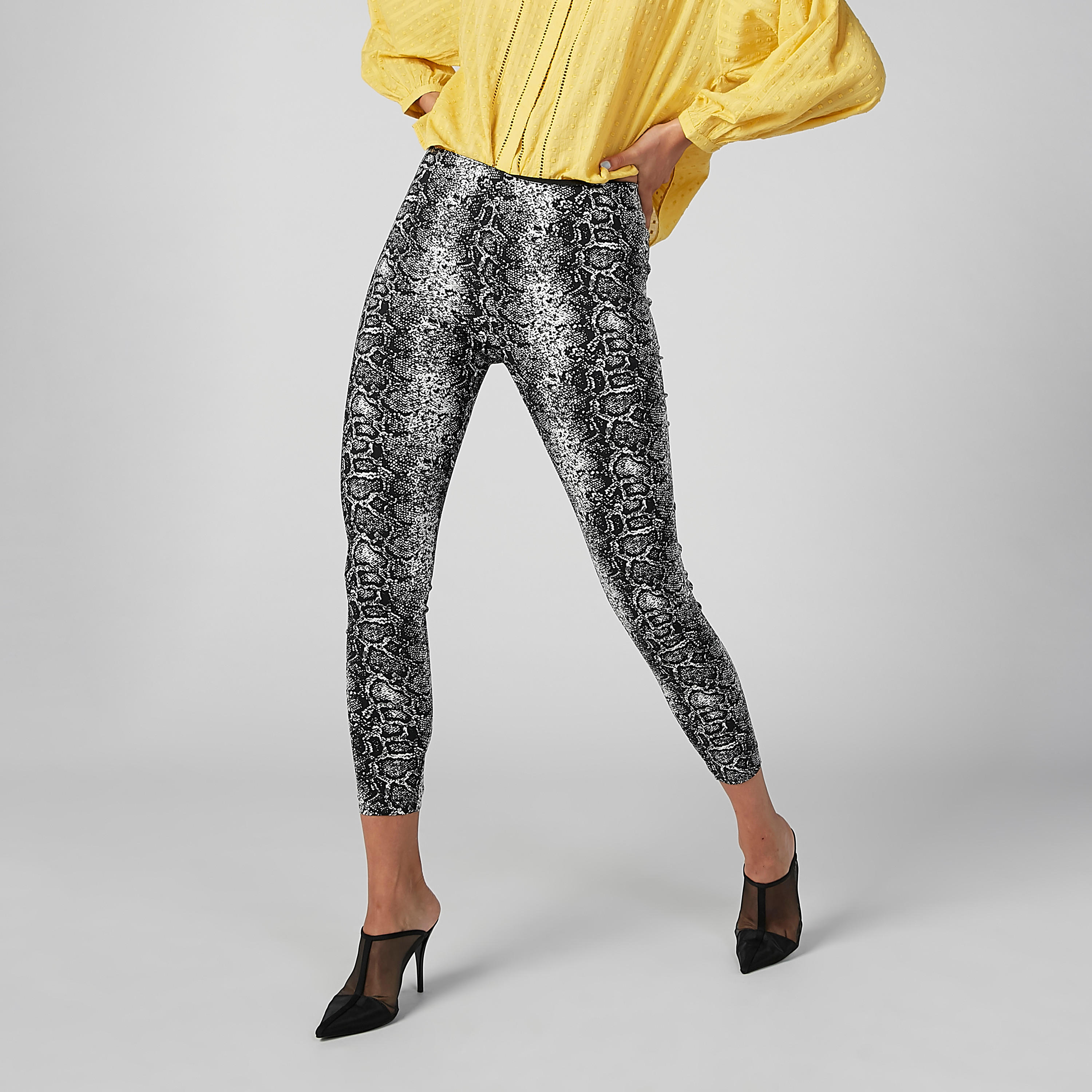 بنطال طويل بفتحة وطبعات حيوانات-women-clothing-bottoms-leggings-image-3