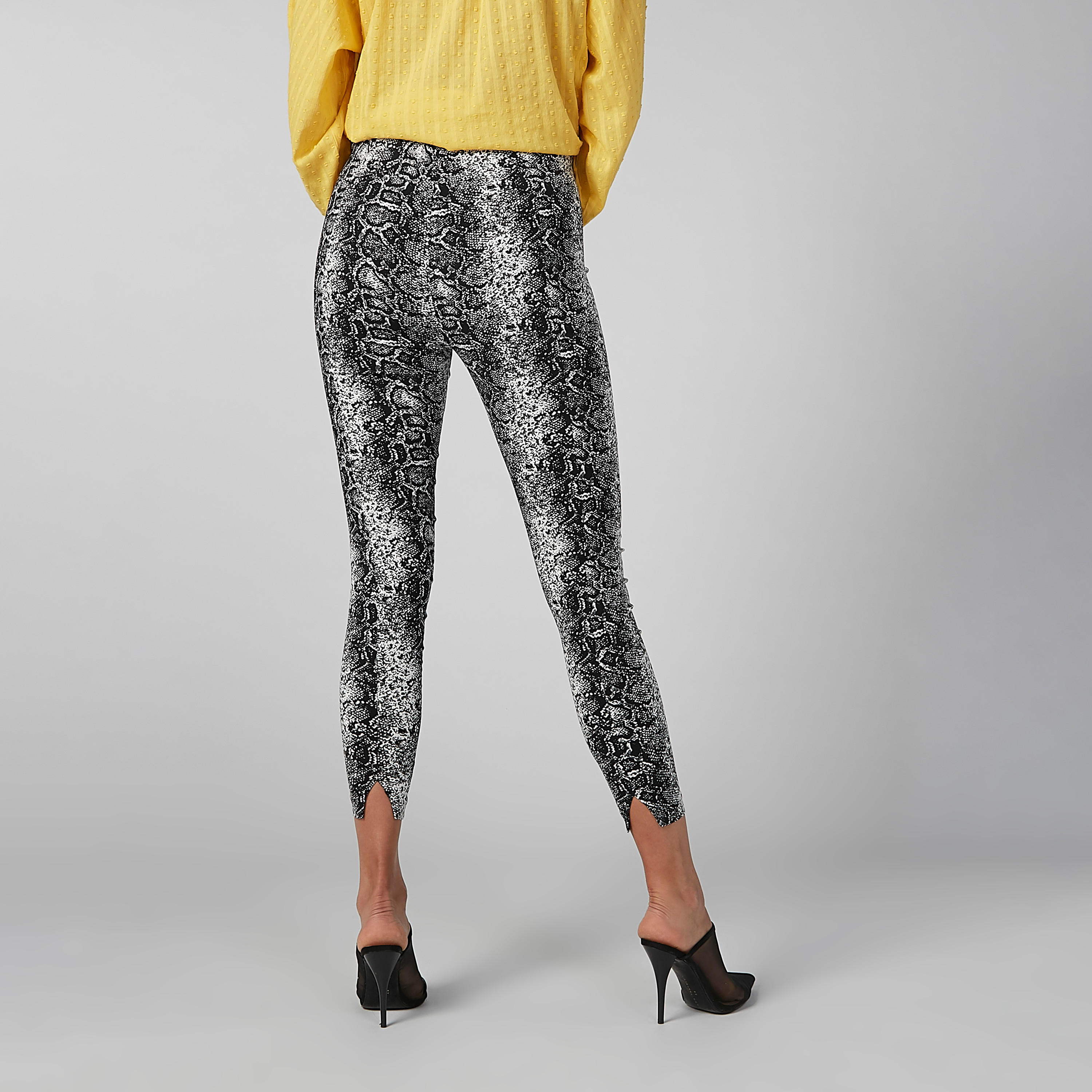 بنطال طويل بفتحة وطبعات حيوانات-women-clothing-bottoms-leggings-image-4