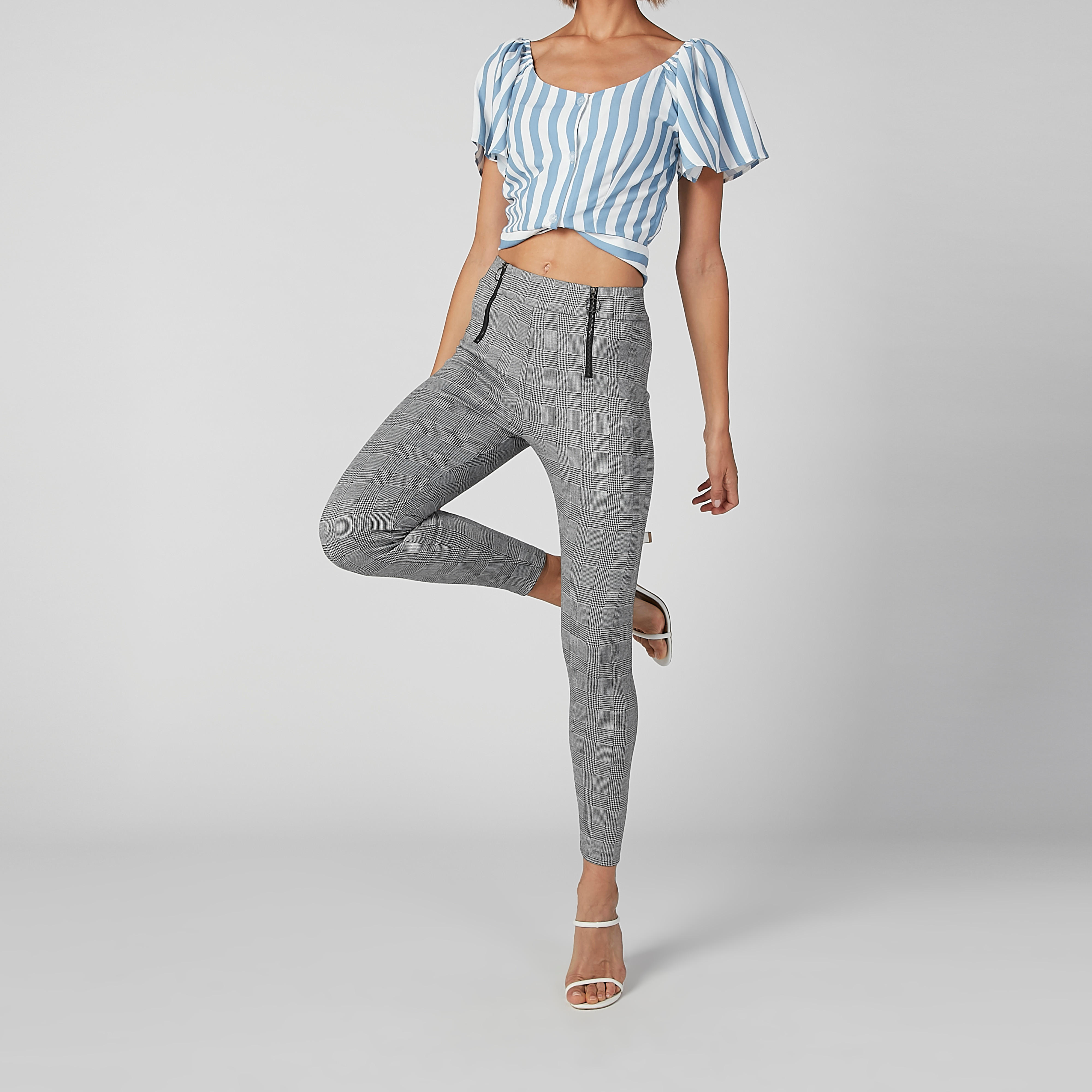 بنطال جينز ضيّق كاروهات بقصّة سكيني وسحّاب-women-clothing-bottoms-trousers-image-1