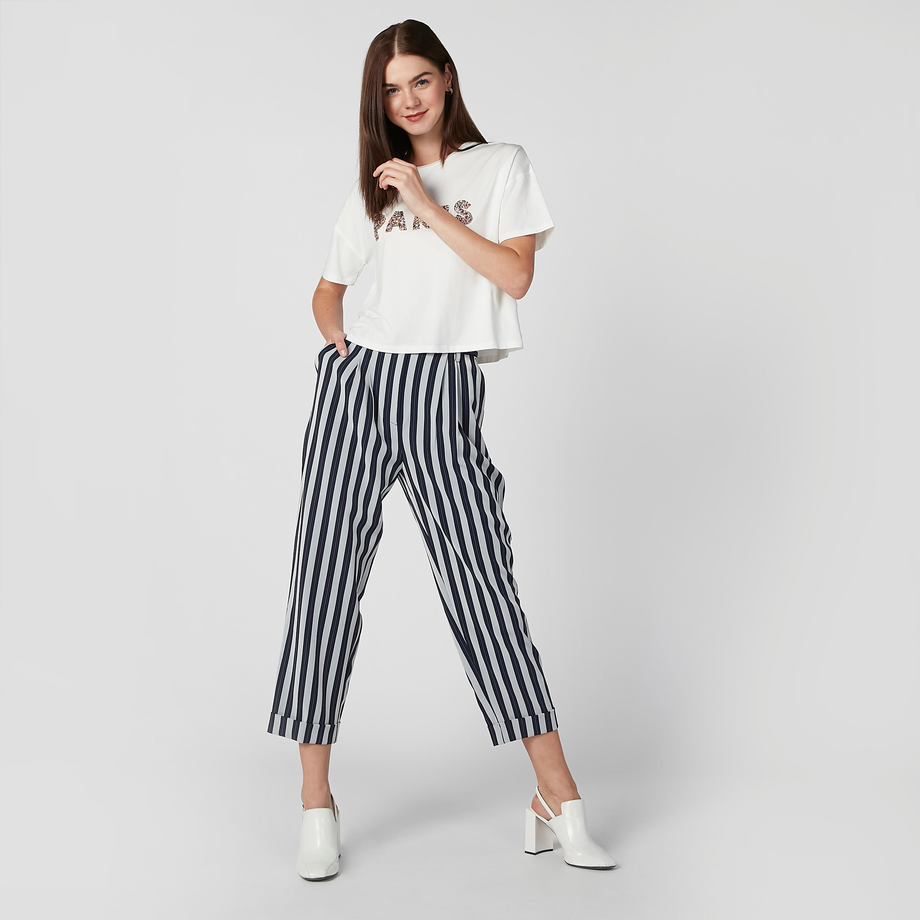 بنطال مقلّم بجيوب وعروات حزام-women-clothing-bottoms-trousers-image-2