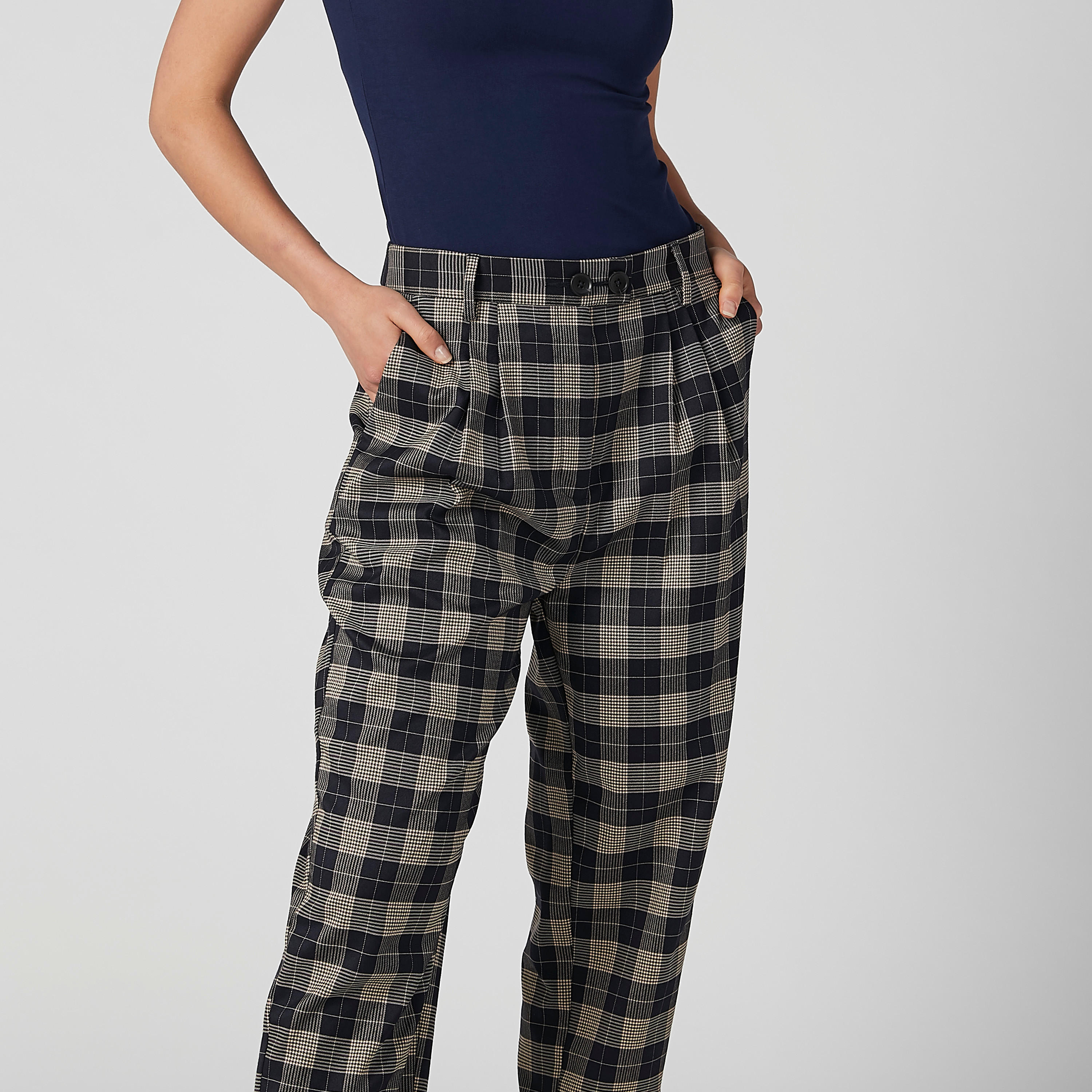 بنطال كاروهات بجيوب وعروات حزام-women-clothing-bottoms-trousers-image-4