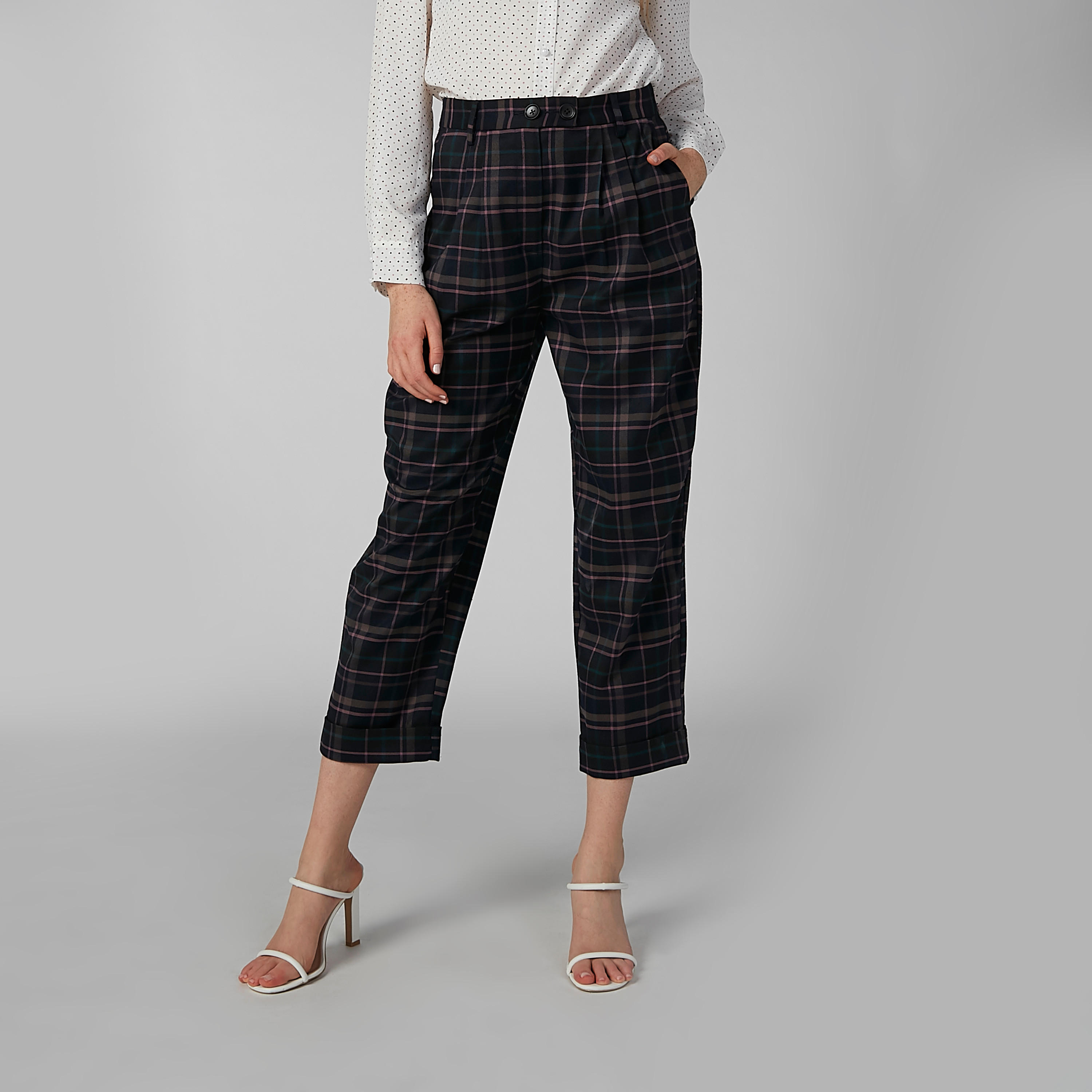 بنطال كاروهات قصير بجيوب-women-clothing-bottoms-trousers-image-1