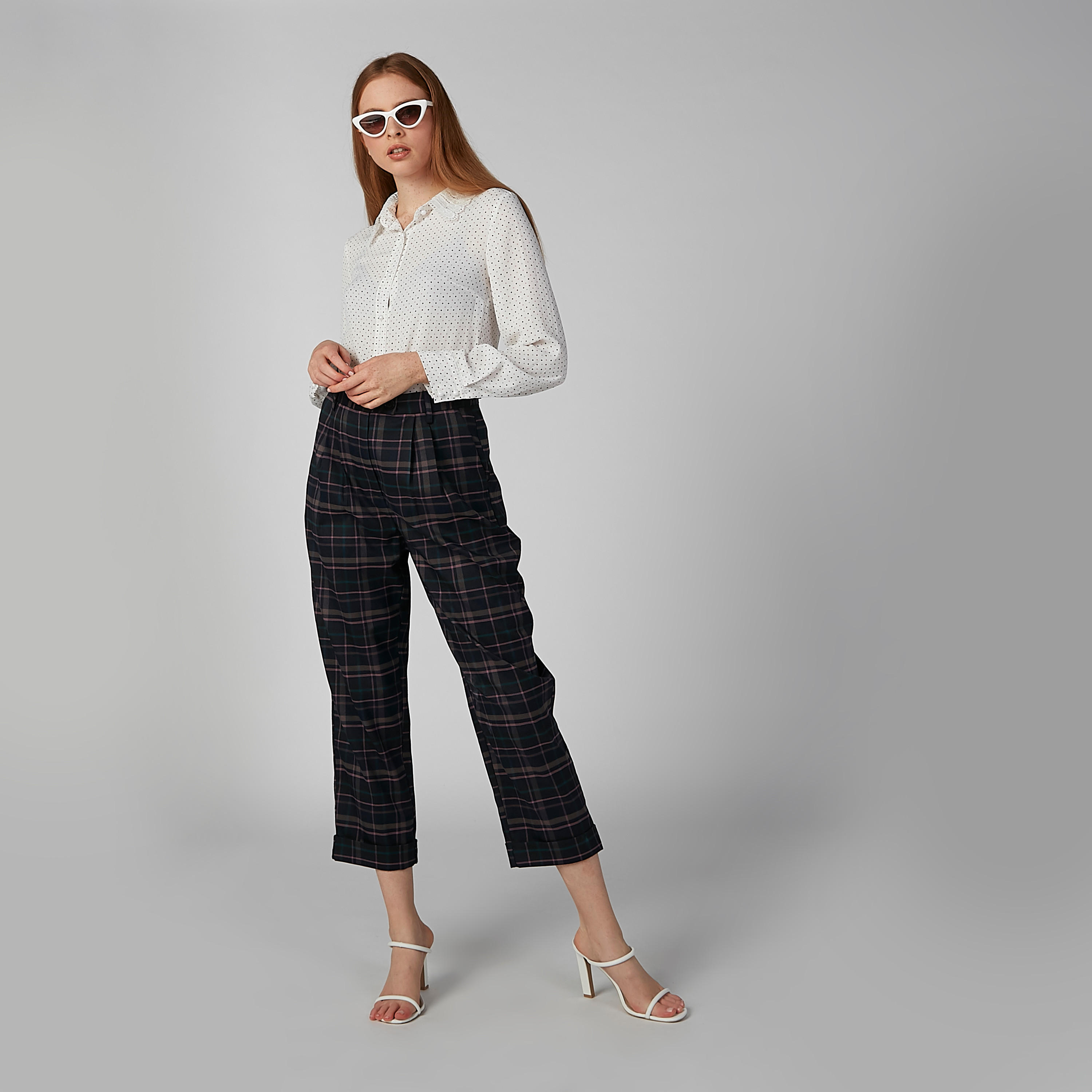 بنطال كاروهات قصير بجيوب-women-clothing-bottoms-trousers-image-2