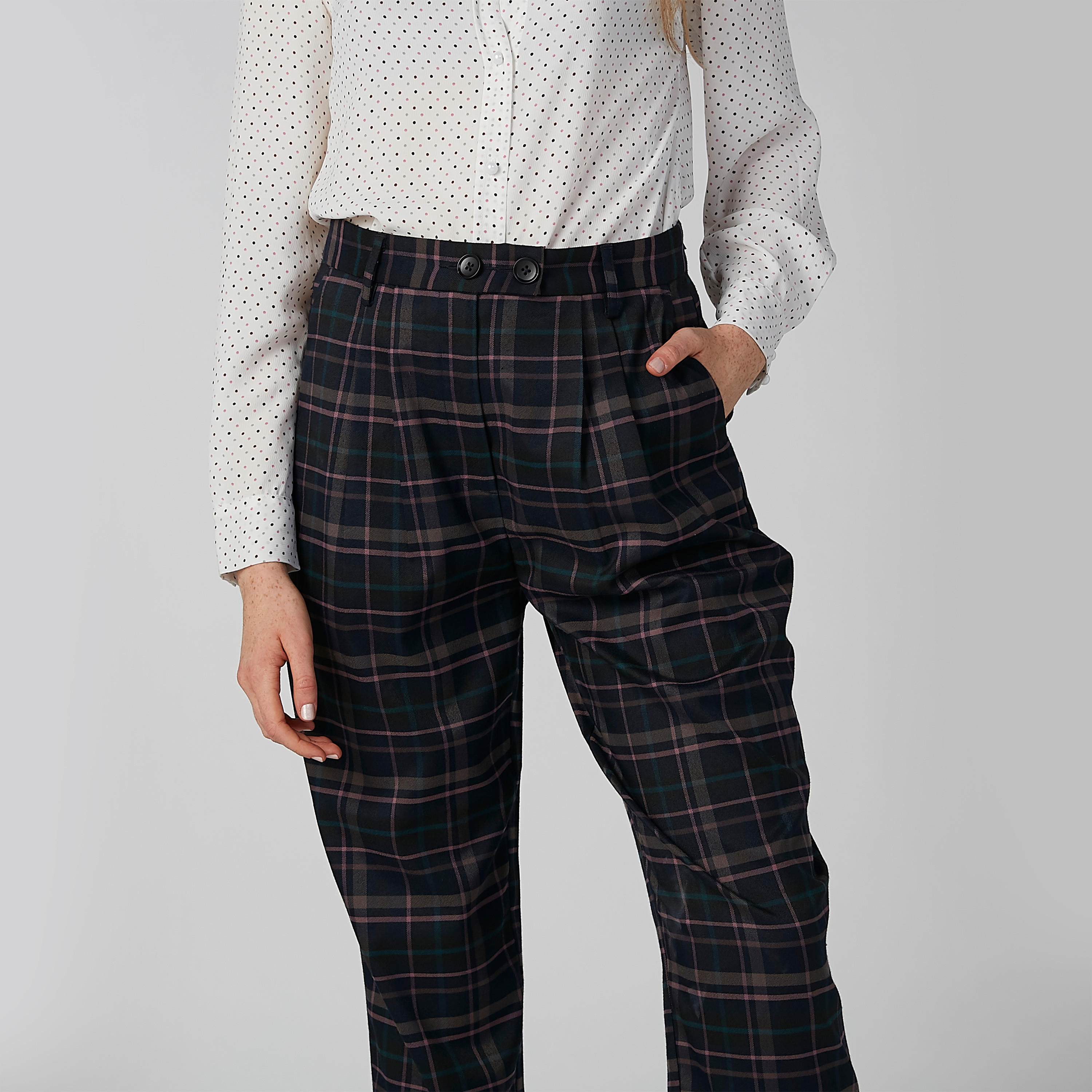 بنطال كاروهات قصير بجيوب-women-clothing-bottoms-trousers-image-3