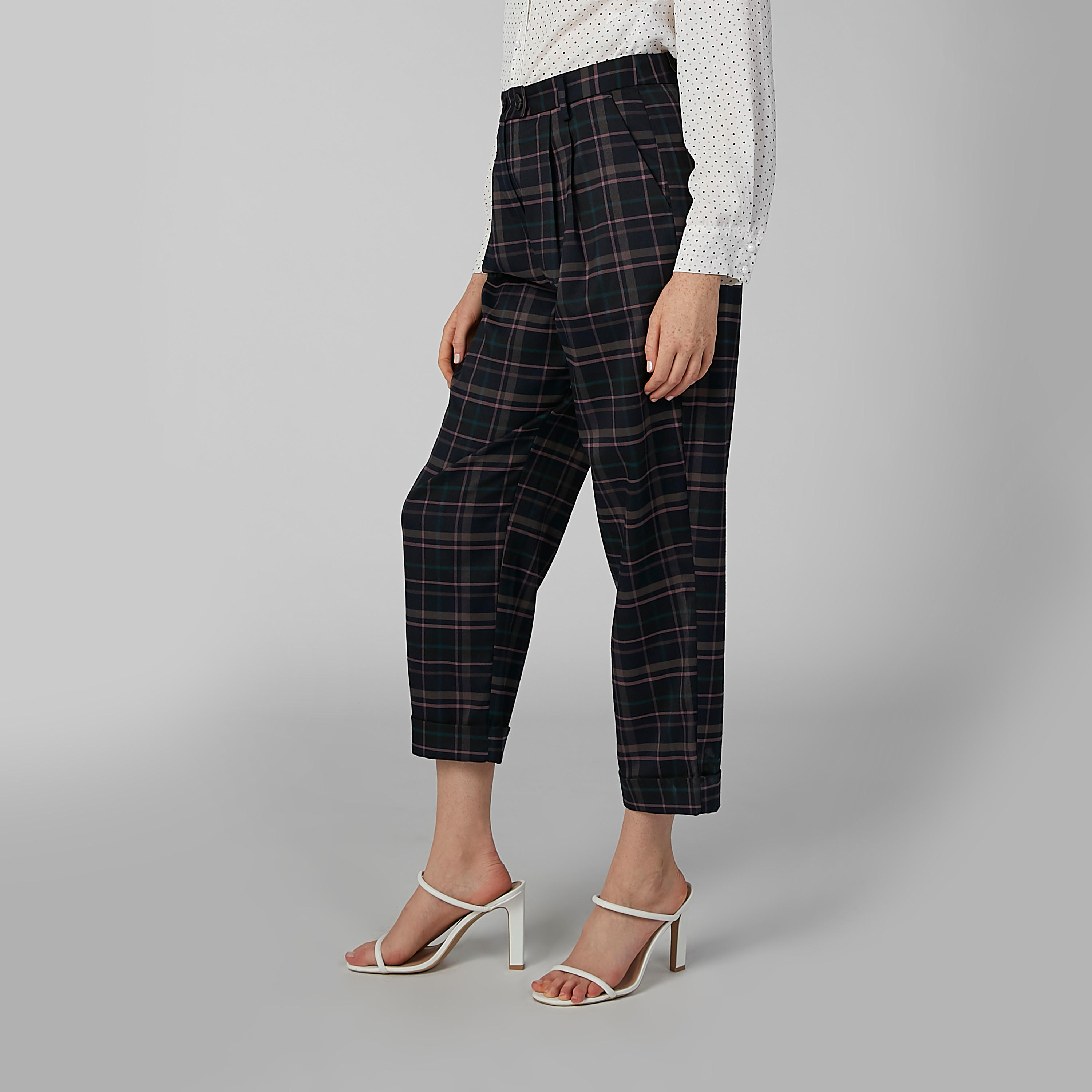 بنطال كاروهات قصير بجيوب-women-clothing-bottoms-trousers-image-4