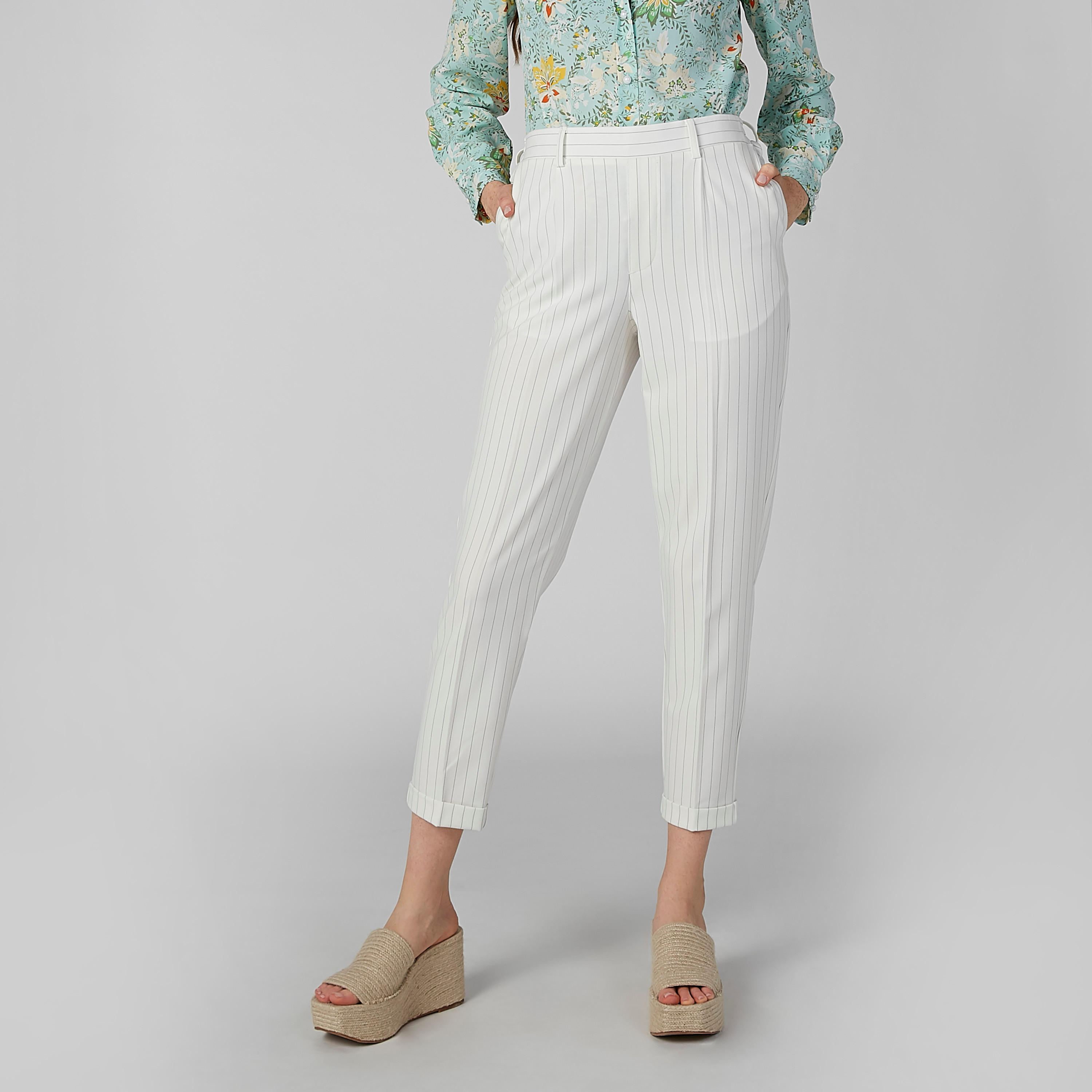 بنطال مقلّم بجيوب وعروات حزام-women-clothing-bottoms-trousers-image-1