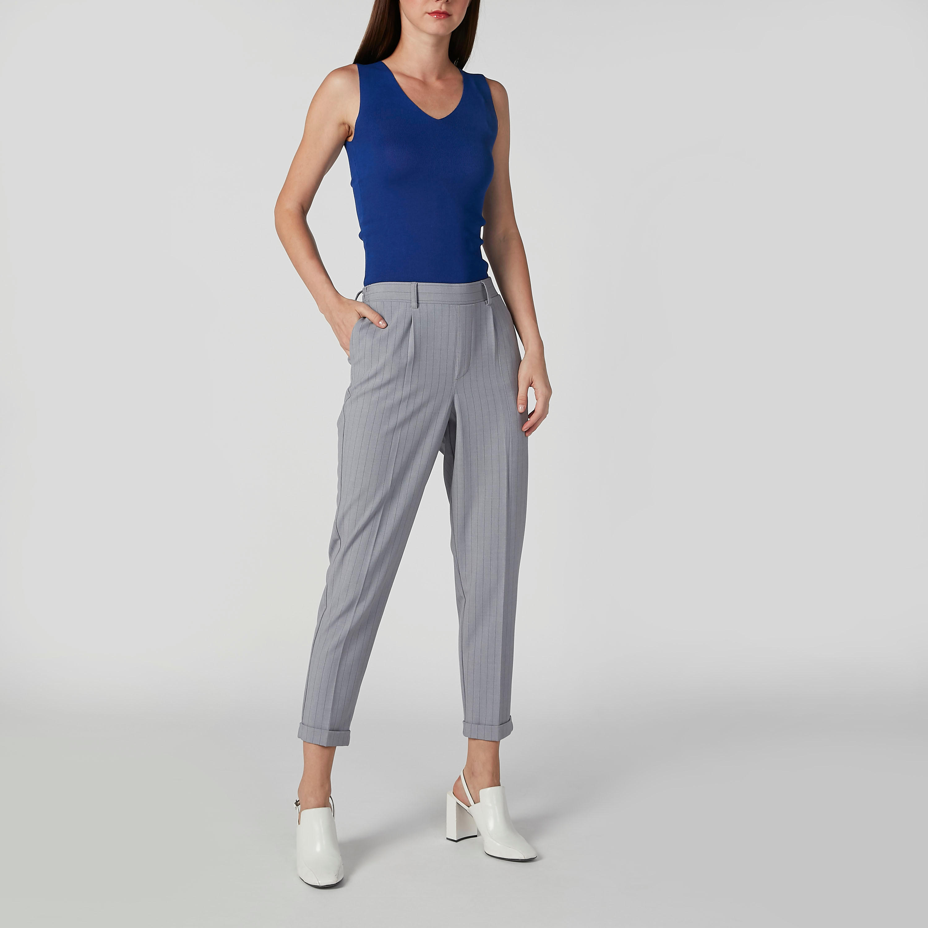 بنطال مقلّم بجيوب وعروات حزام-women-clothing-bottoms-trousers-image-1