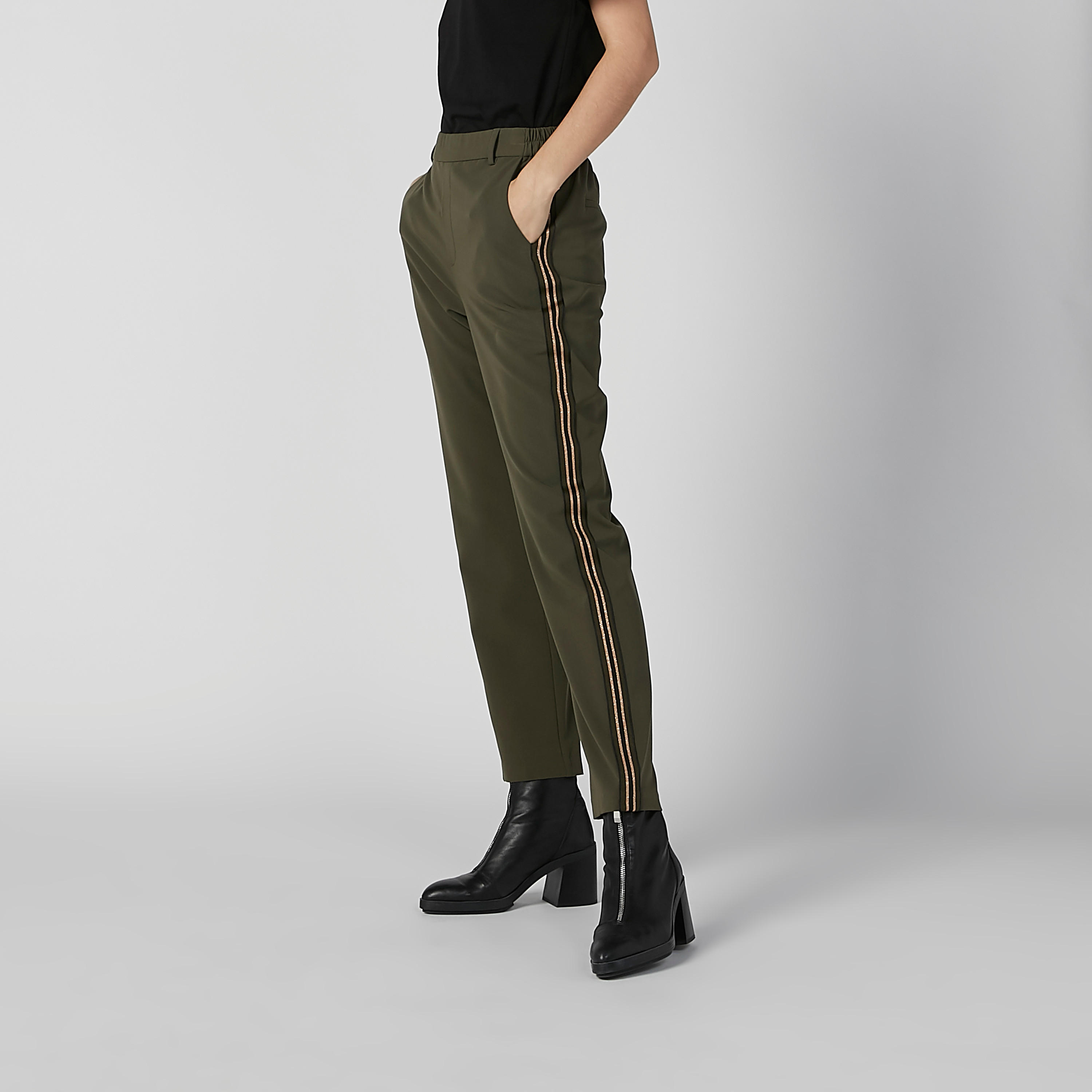 بنطال طويل بخصر متوسط الارتفاع وجيوب وشريطة-women-clothing-bottoms-trousers-image-2