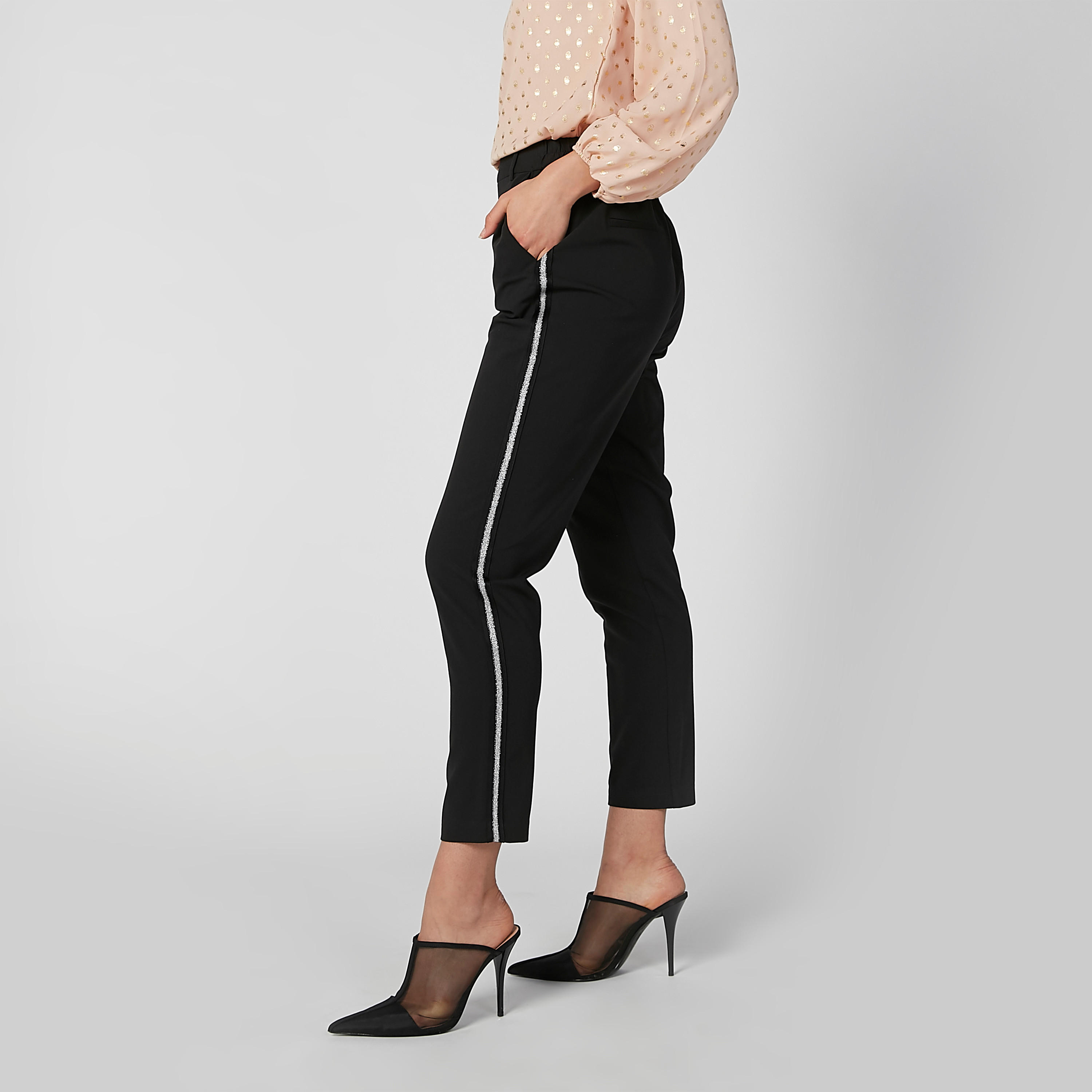 بنطال طويل بخصر متوسط الارتفاع وجيوب وشريطة-women-clothing-bottoms-trousers-image-4