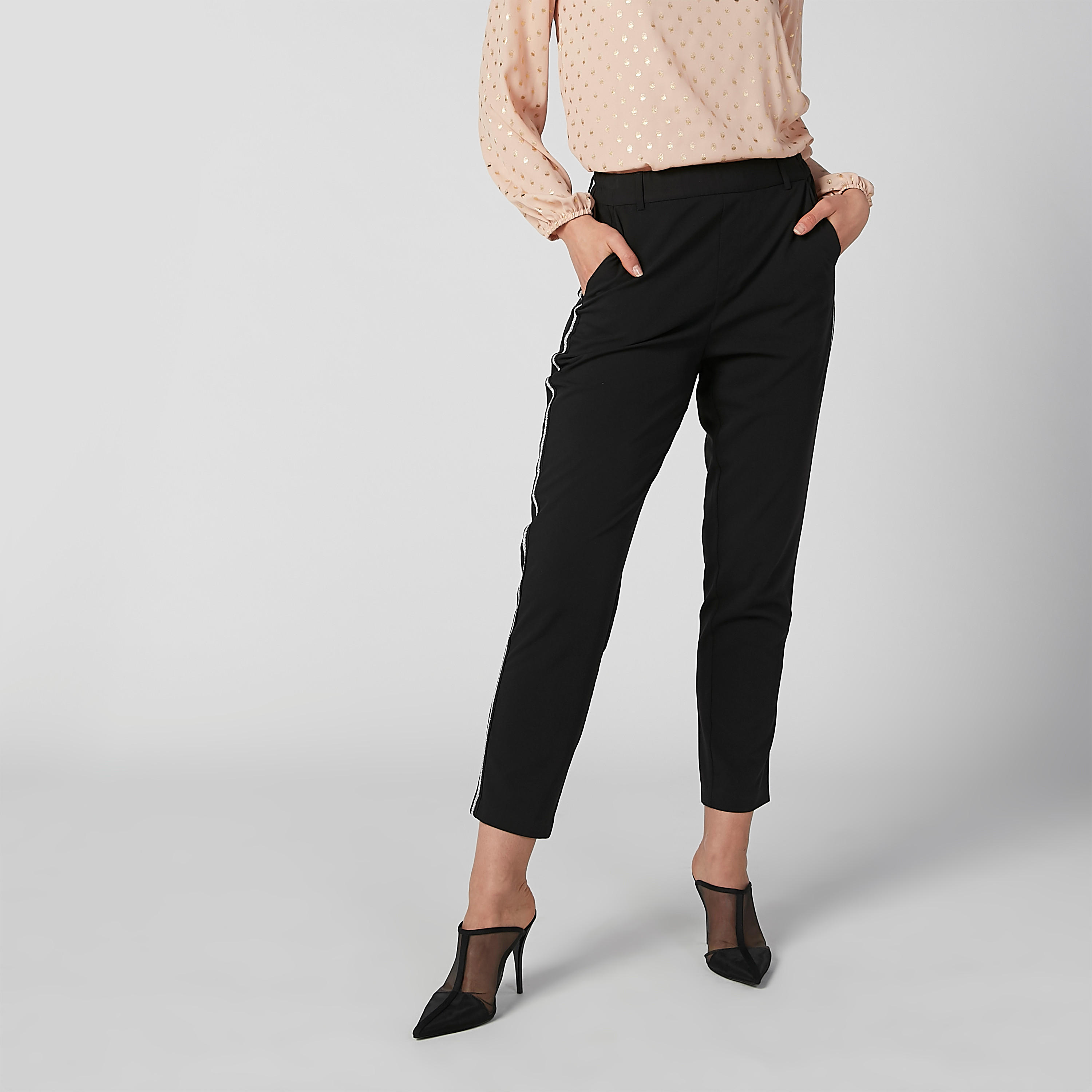 بنطال طويل بخصر متوسط الارتفاع وجيوب وشريطة-women-clothing-bottoms-trousers-image-2