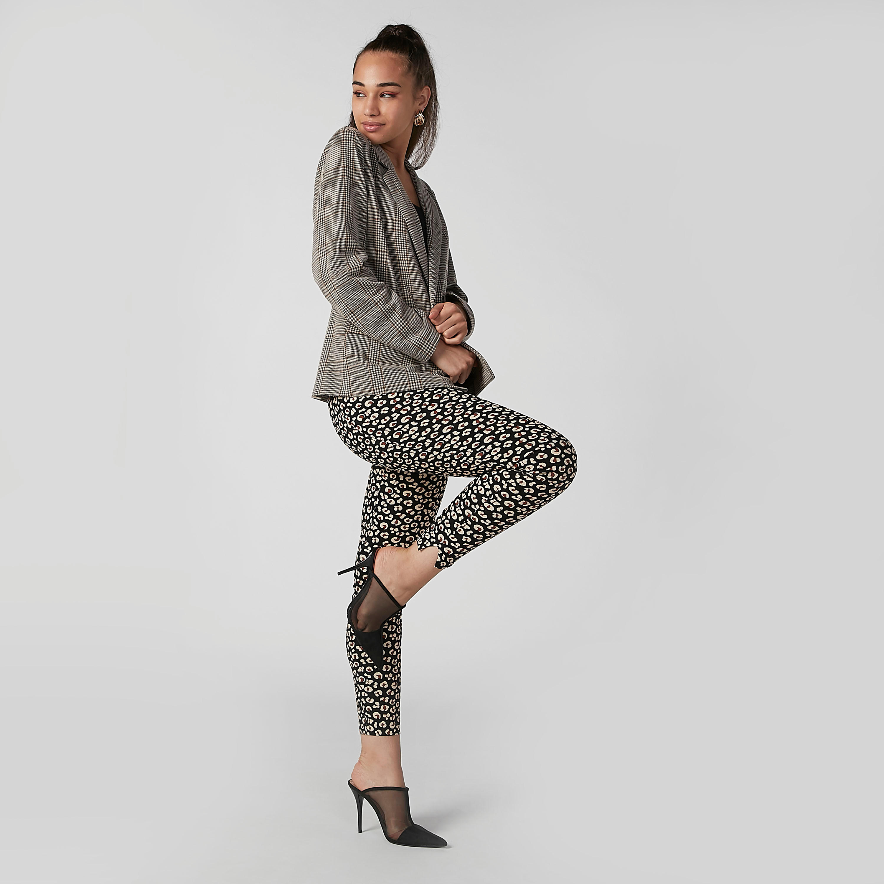 بنطلون بالازو بخصر مطّاطي وطبعات حيوانات-women-clothing-bottoms-trousers-image-2