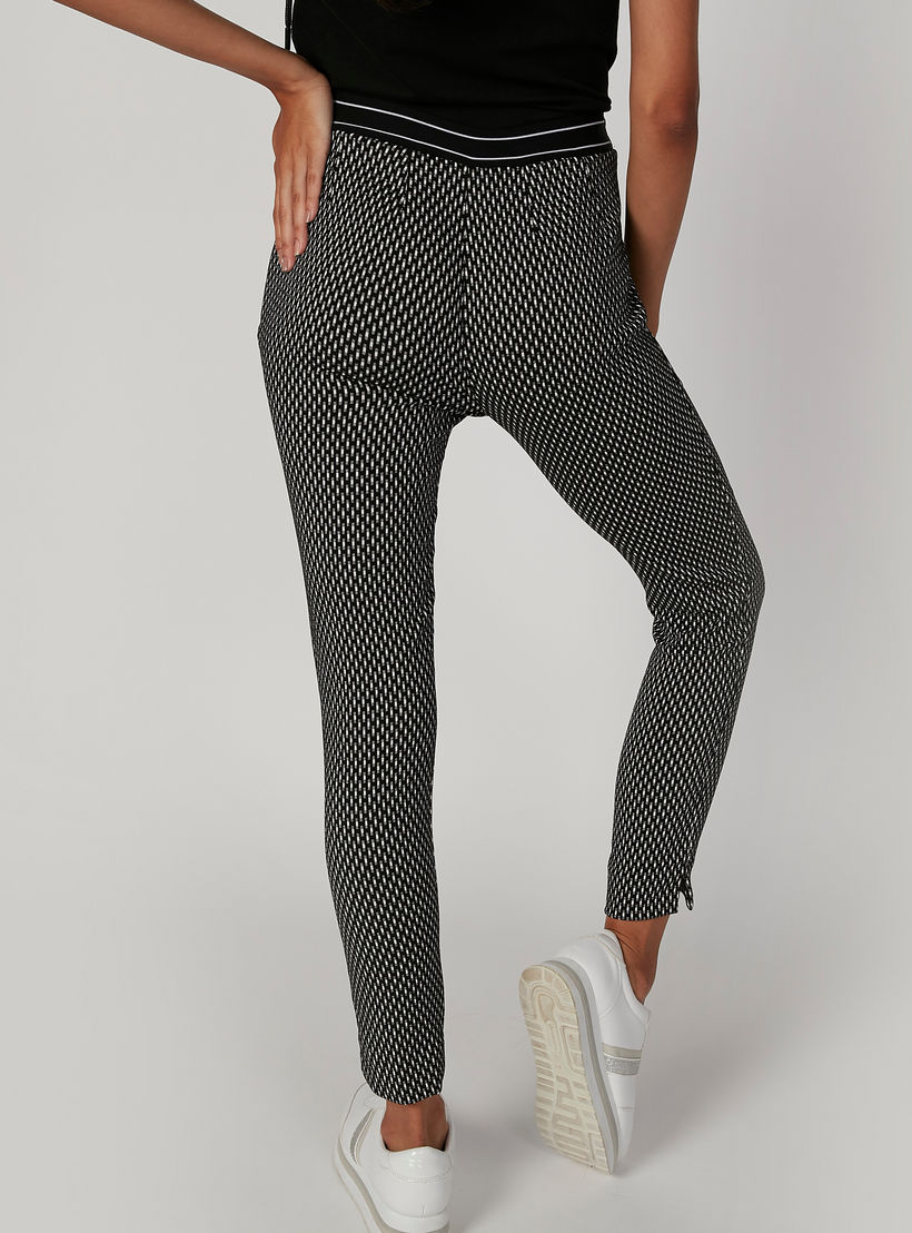 بنطلون جينز ضيّق سكيني بخصر مطّاطي وطبعات-women-clothing-bottoms-leggings-image-2
