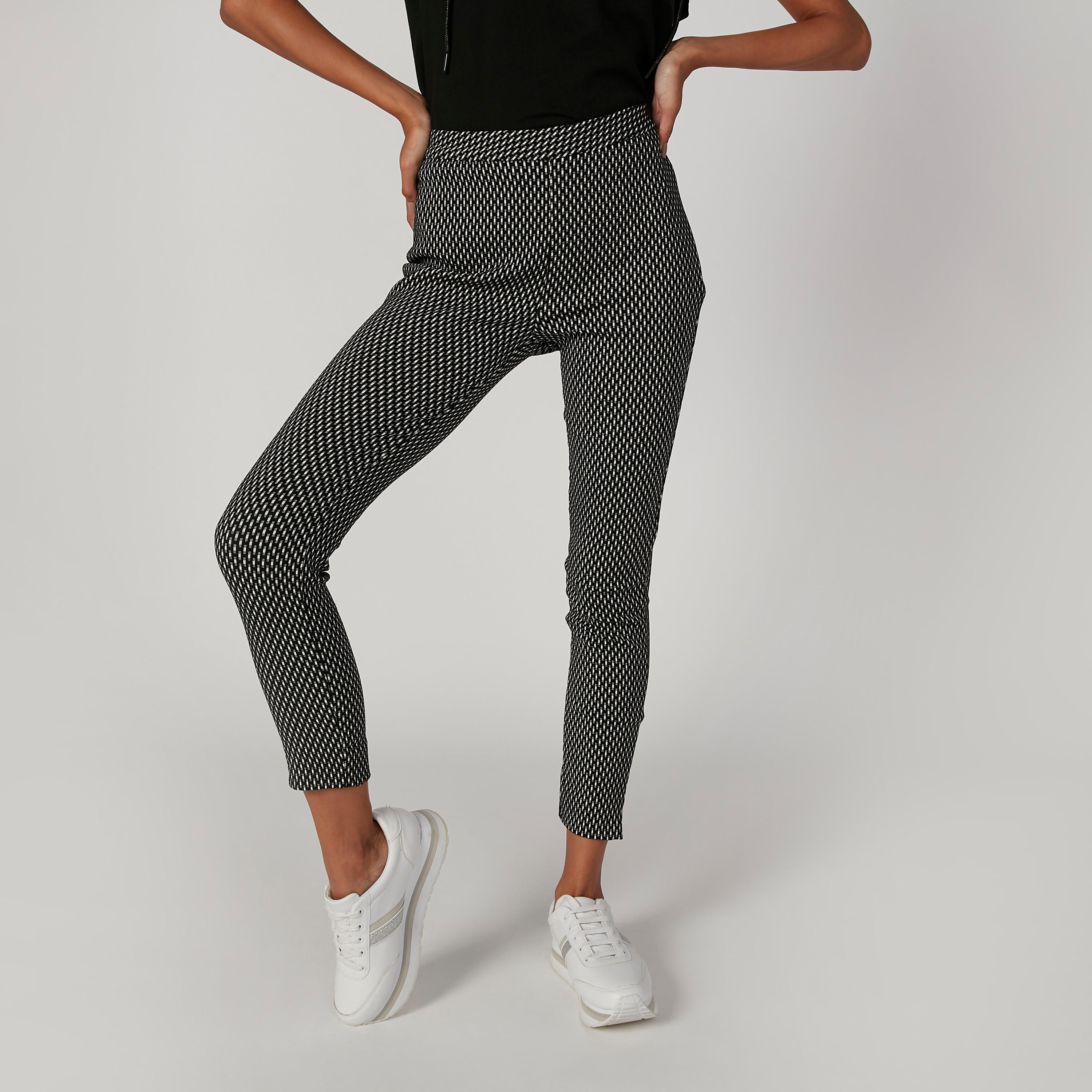 بنطلون جينز ضيّق سكيني بخصر مطّاطي وطبعات-women-clothing-bottoms-leggings-image-3