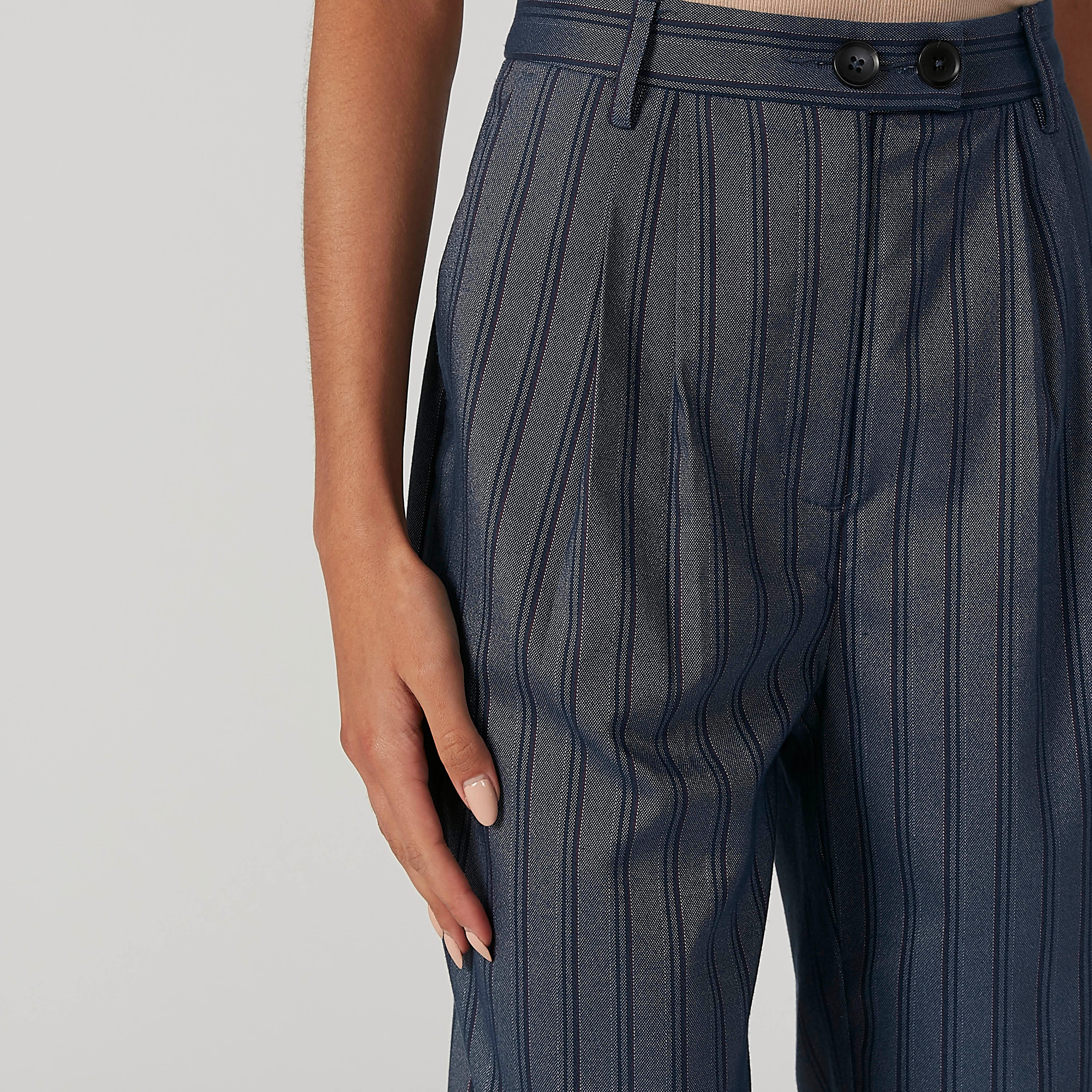 بنطلون مقلّم بخصر مطّاطي متوسّط الارتفاع وتفاصيل جيوب-women-clothing-bottoms-trousers-image-5