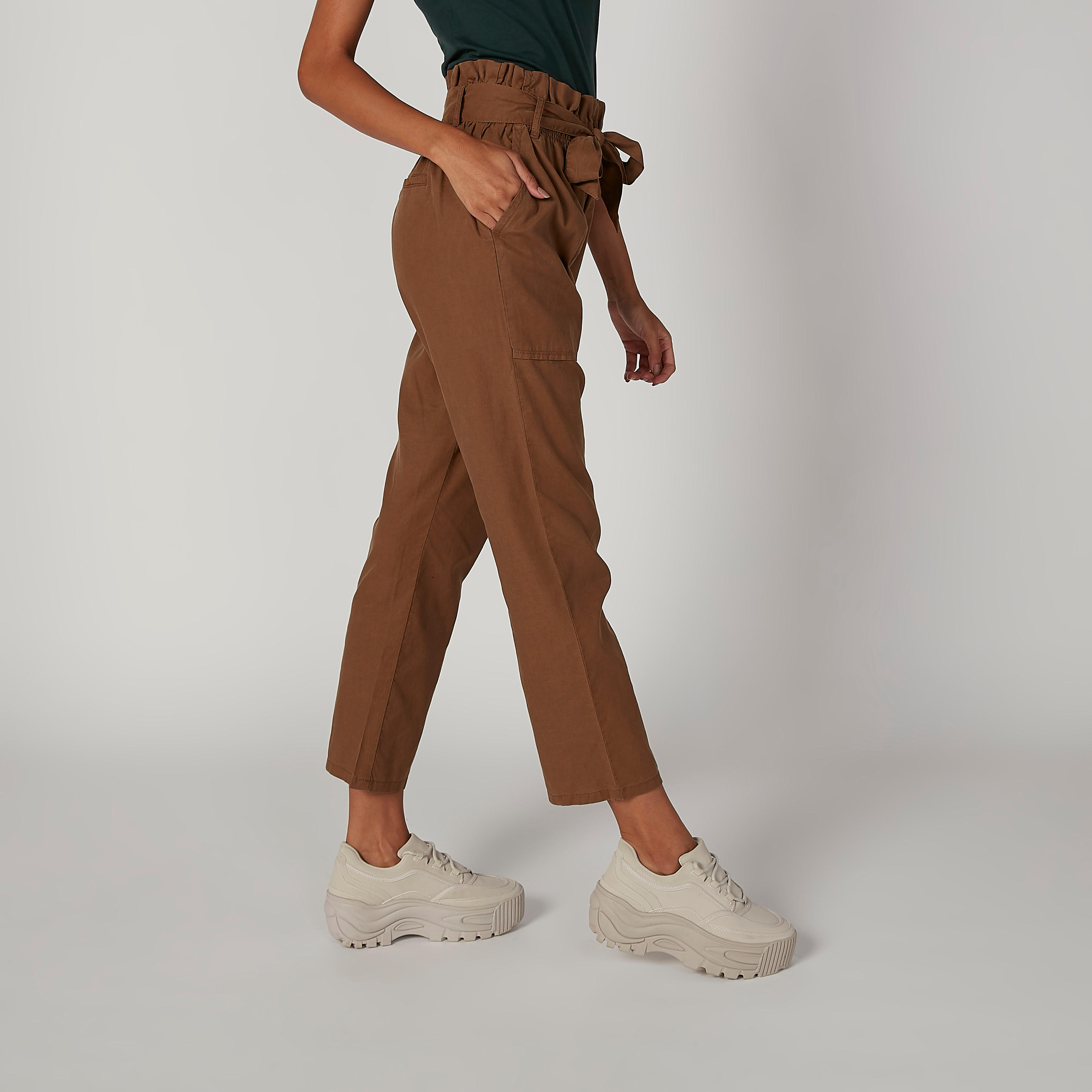 بنطلون سادة بخصر متوسط الارتفاع وجيوب وأربطة-women-clothing-bottoms-trousers-image-3