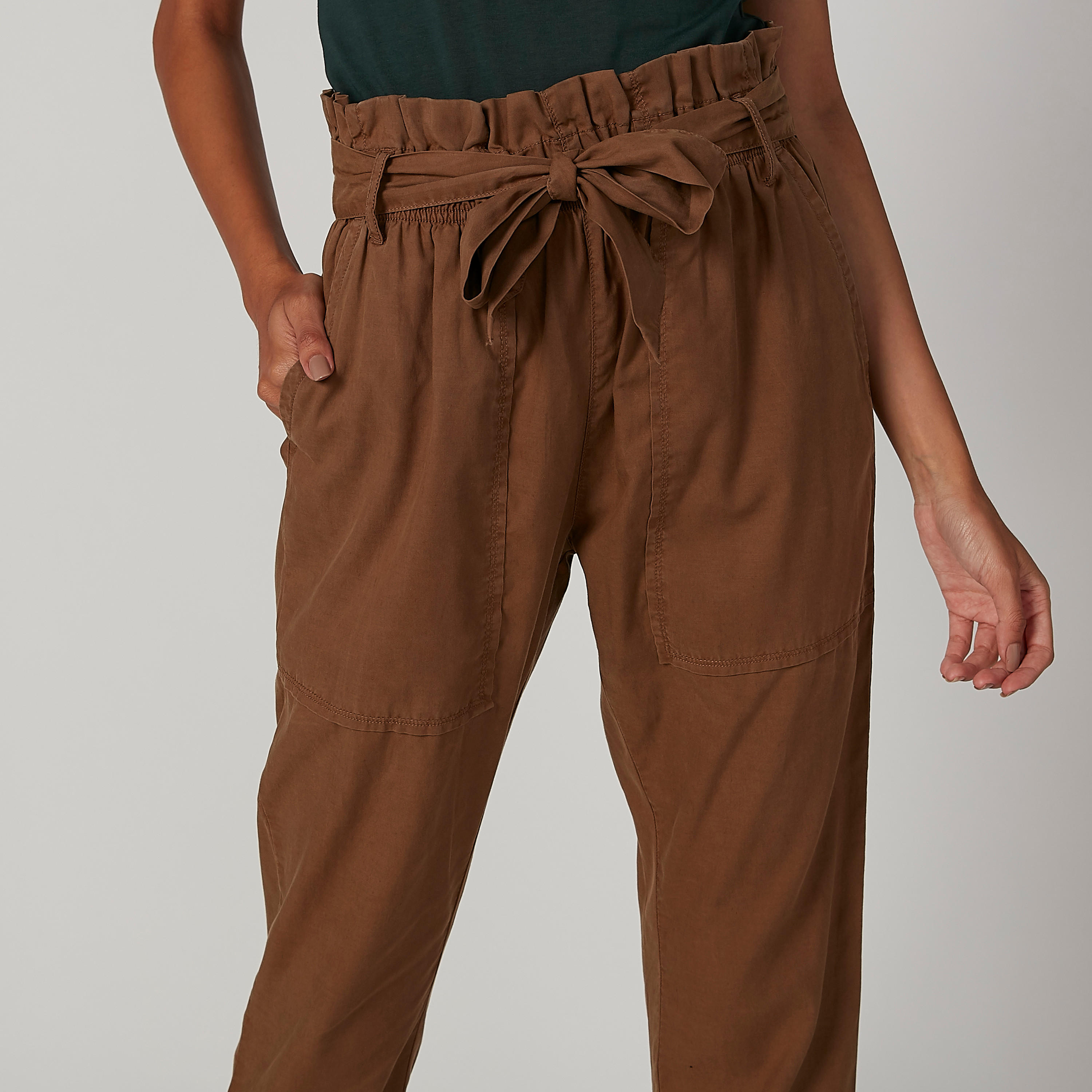 بنطلون سادة بخصر متوسط الارتفاع وجيوب وأربطة-women-clothing-bottoms-trousers-image-5