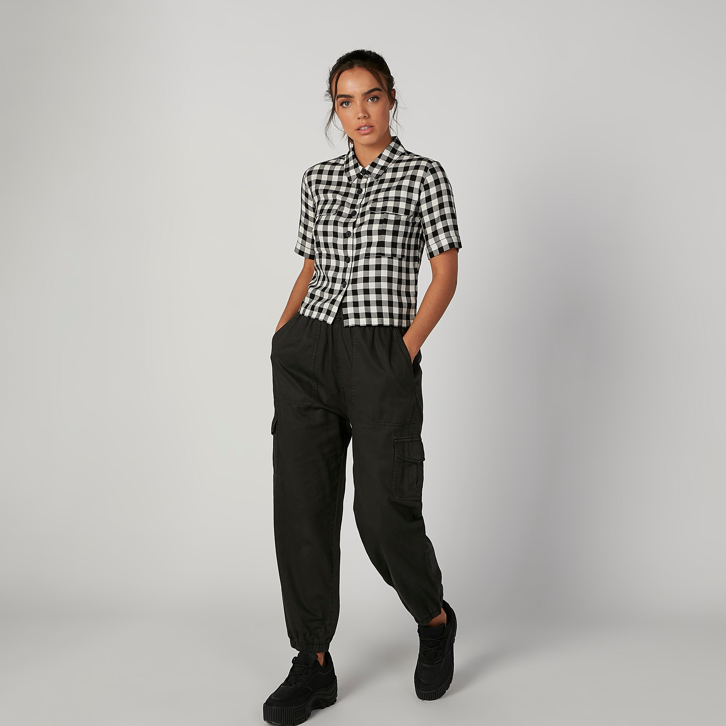 بنطلون رياضي سادة بأساور رباط إغلاق-women-clothing-bottoms-joggers-image-4