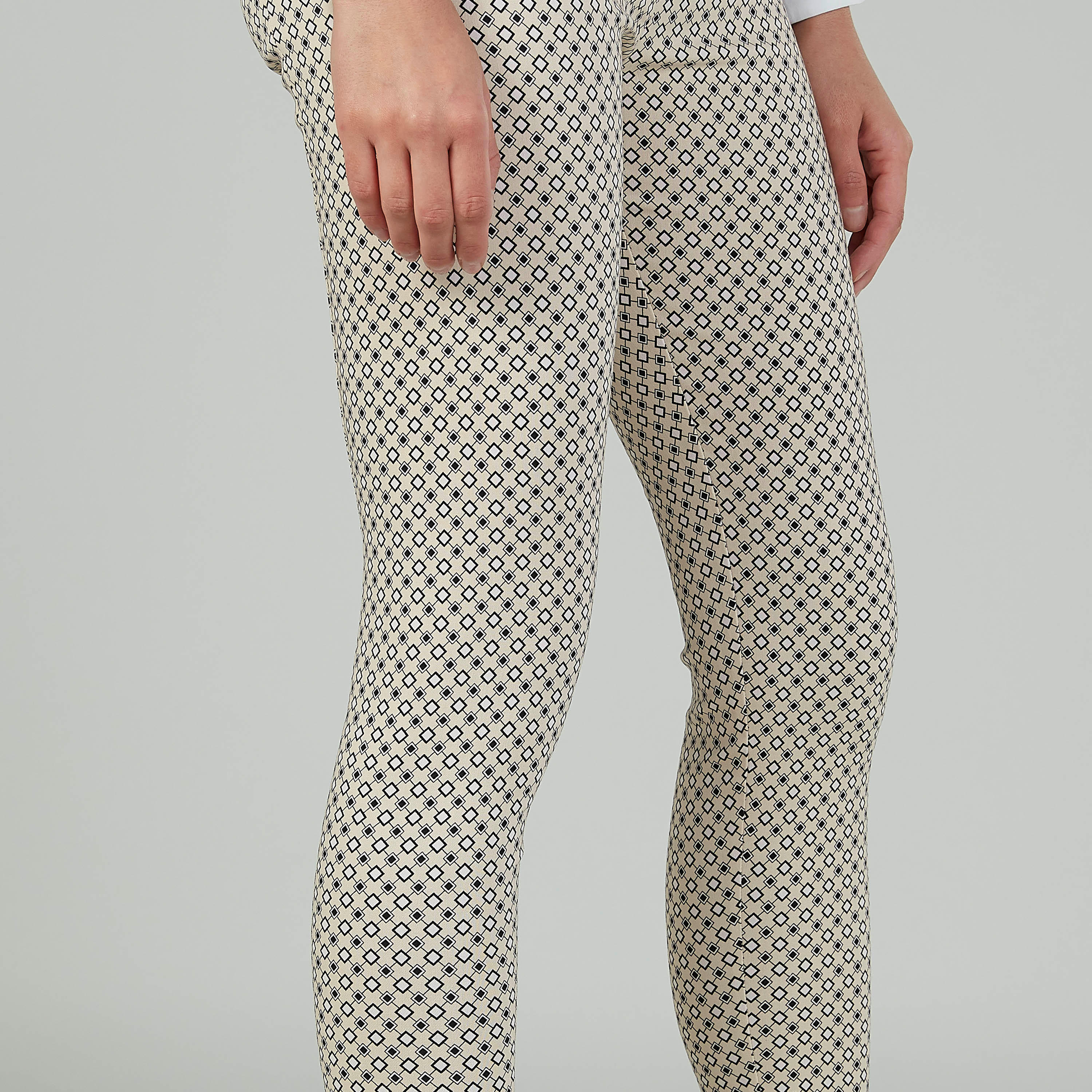 بنطلون سكيني سادة بخصر مطّاطي متوسط الارتفاع-women-clothing-bottoms-trousers-image-3
