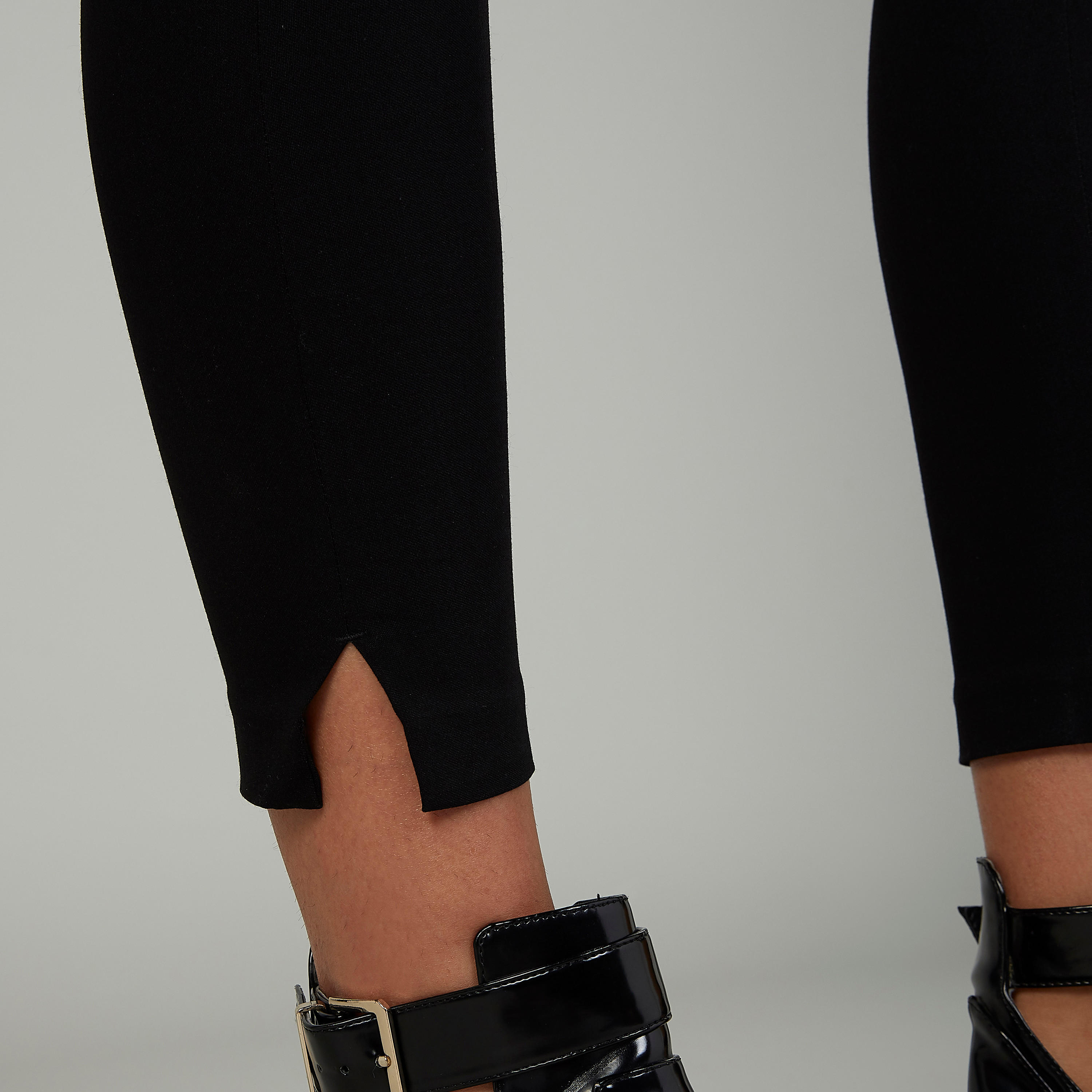 بنطلون شينو سكيني سادة بخصر مطّاطي متوسط الارتفاع-women-clothing-bottoms-trousers-image-3