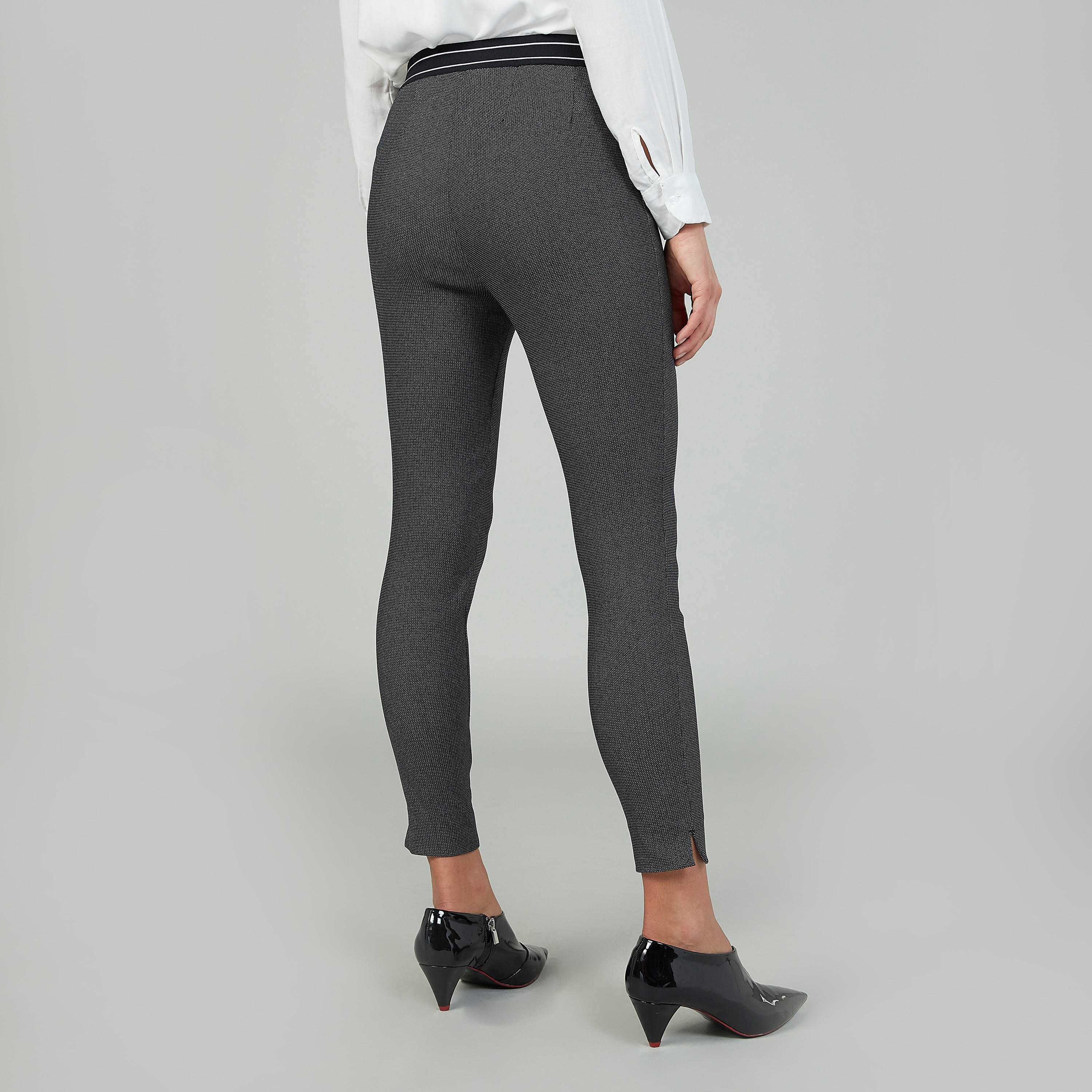 بنطلون سكيني بارز الملمس بخصر مطّاطي متوسط الارتفاع-women-clothing-bottoms-trousers-image-4