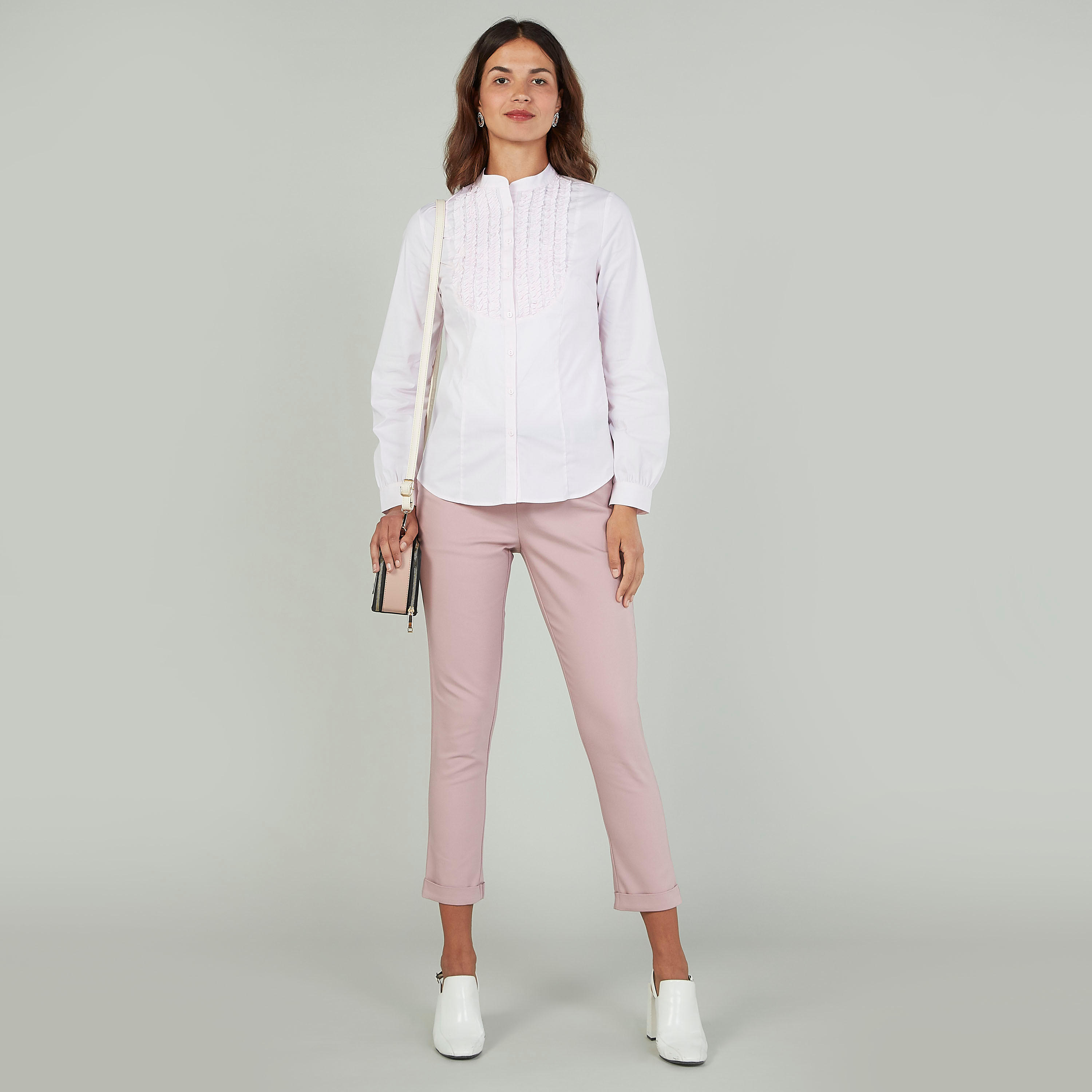 بنطلون قصير سكيني سادة  بخصر متوسط الارتفاع  وجيوب-women-clothing-bottoms-trousers-image-2