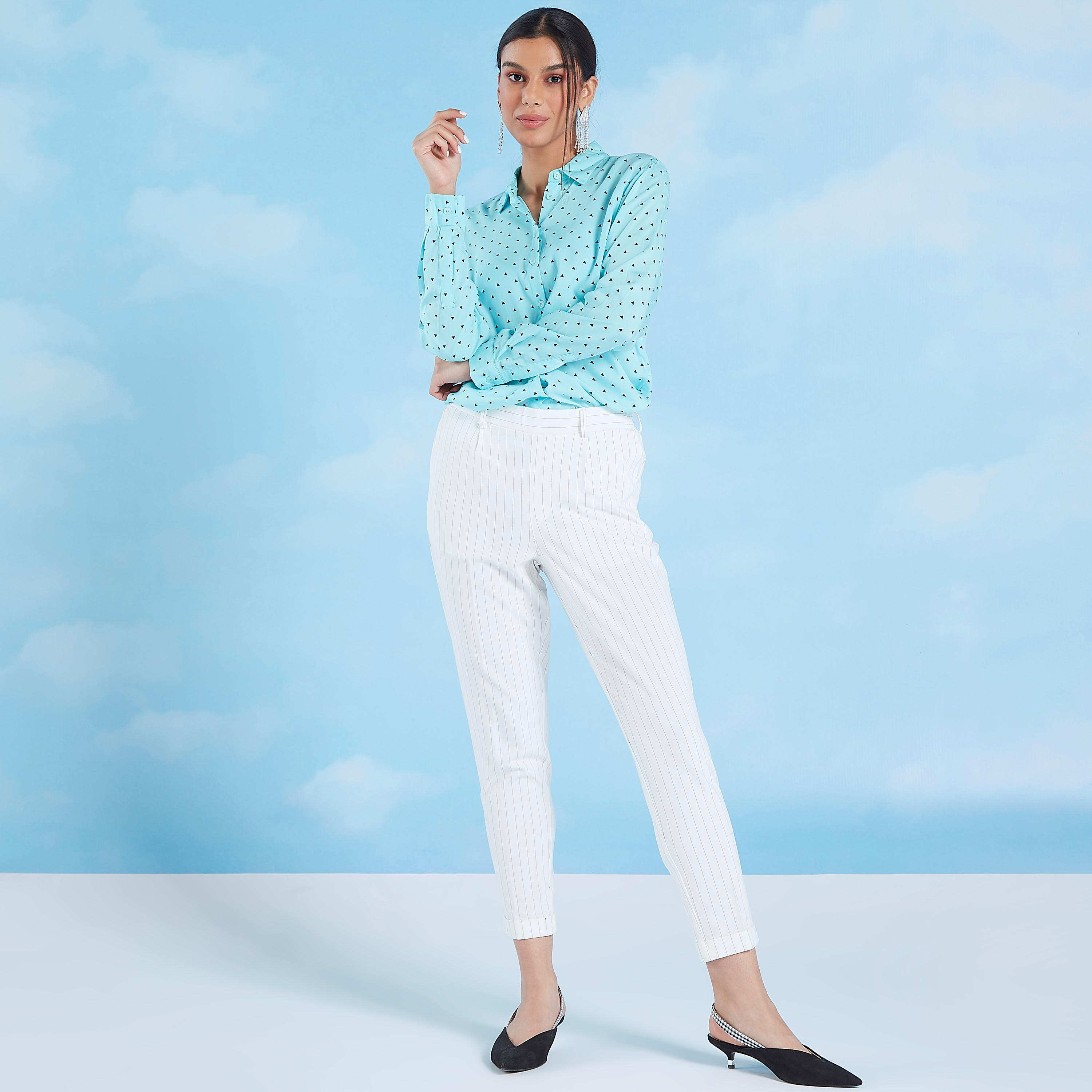 بنطلون قصير مخطط بخصر مطّاطي وتفاصيل جيوب-women-clothing-bottoms-trousers-image-2