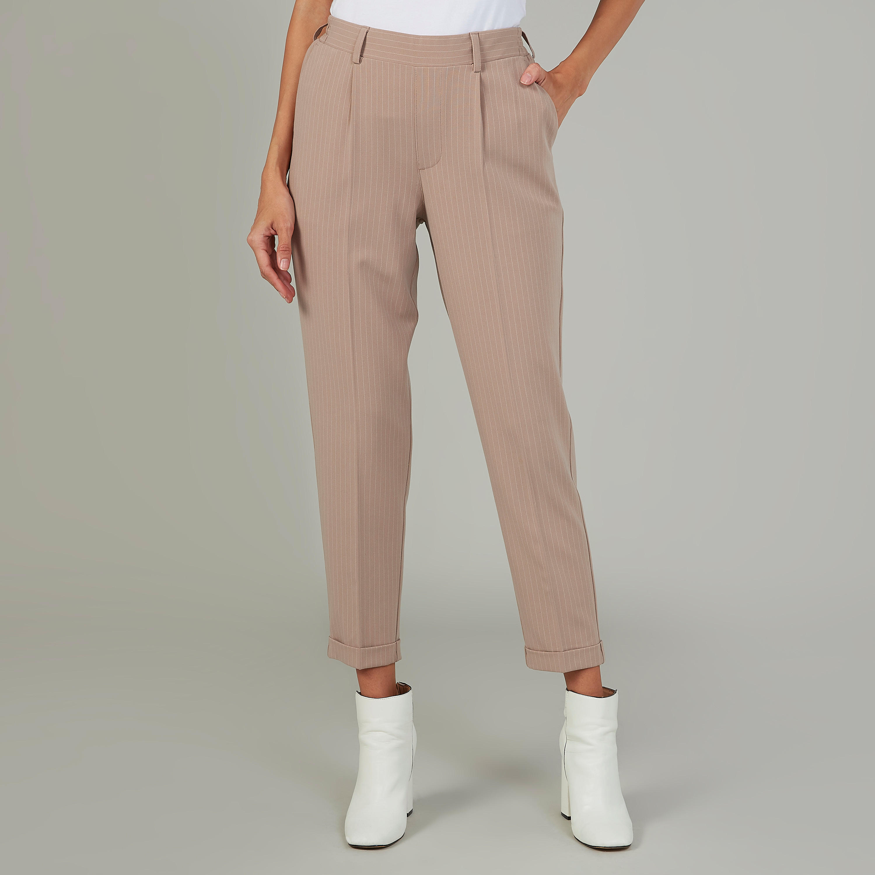 بنطلون مقلّم بجيوب وعروات حزام-women-clothing-bottoms-trousers-image-1