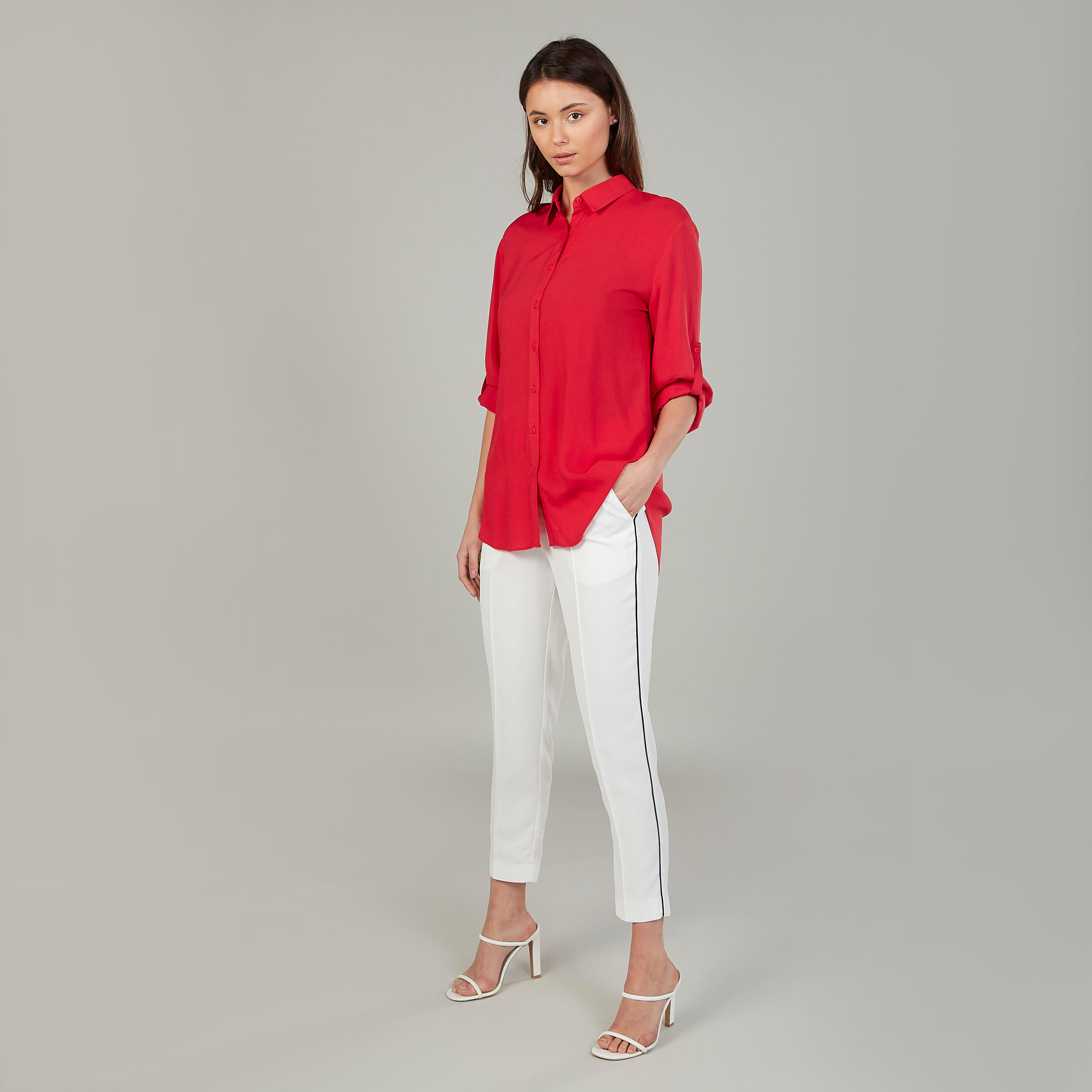بنطلون سادة بخصر مطاطي متوسط الارتفاع وتفاصيل جيوب-women-clothing-bottoms-trousers-image-2