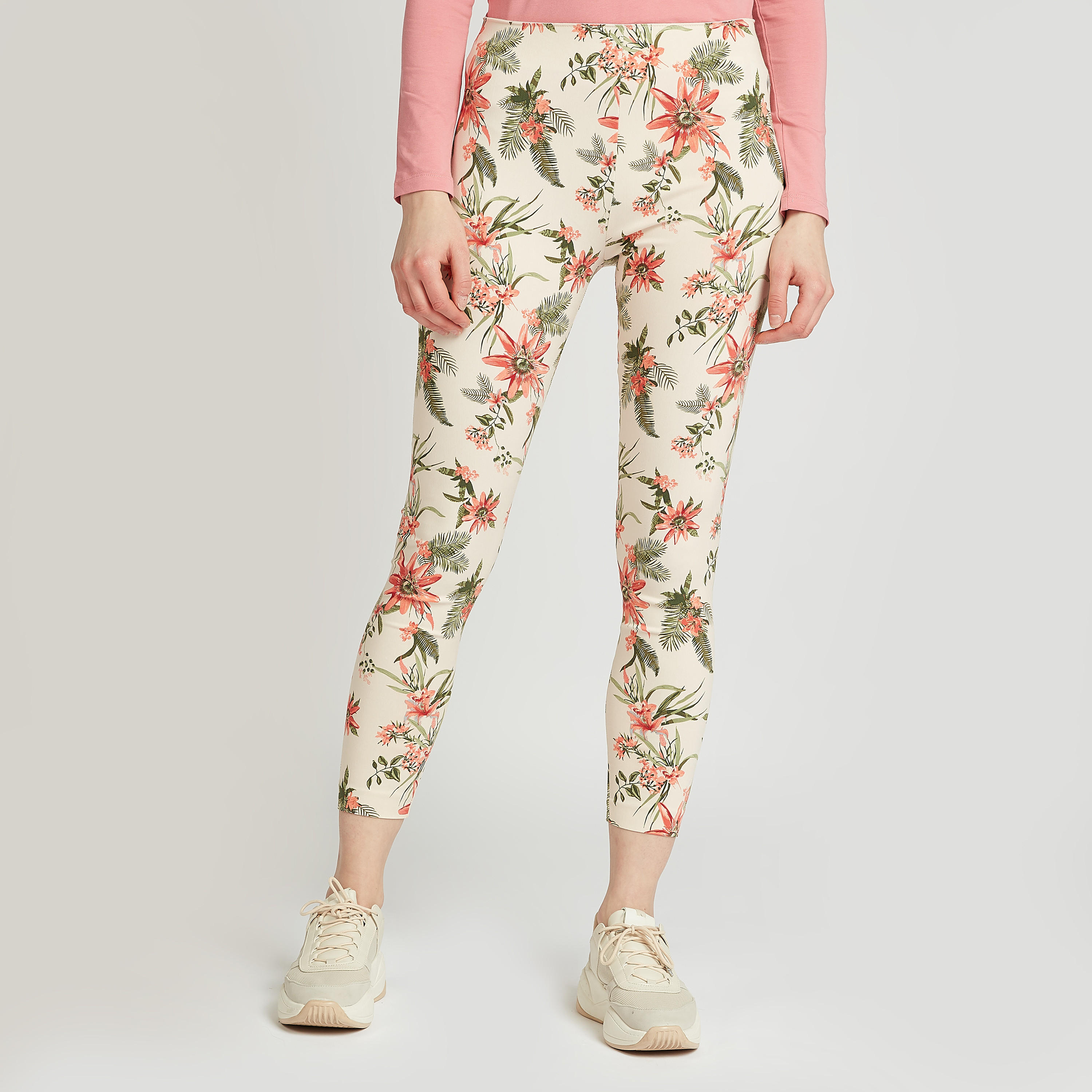 بنطلون تريقنز سليم قصير بخصر مطاطي متوسط الارتفاع وطبعات-women-clothing-bottoms-trousers-image-1