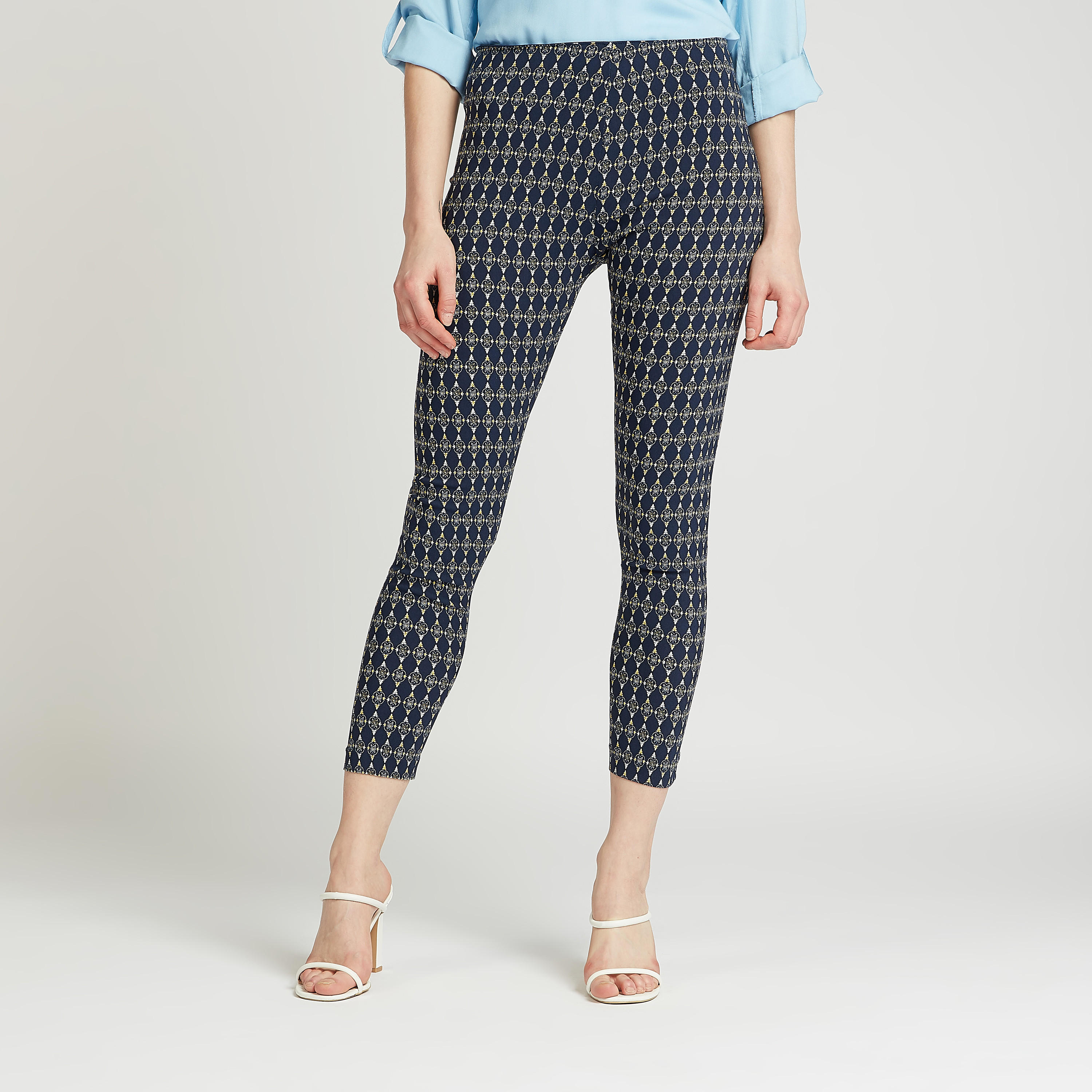 بنطلون تريقنز سليم قصير بخصر مطاطي متوسط الارتفاع وطبعات-women-clothing-bottoms-trousers-image-1