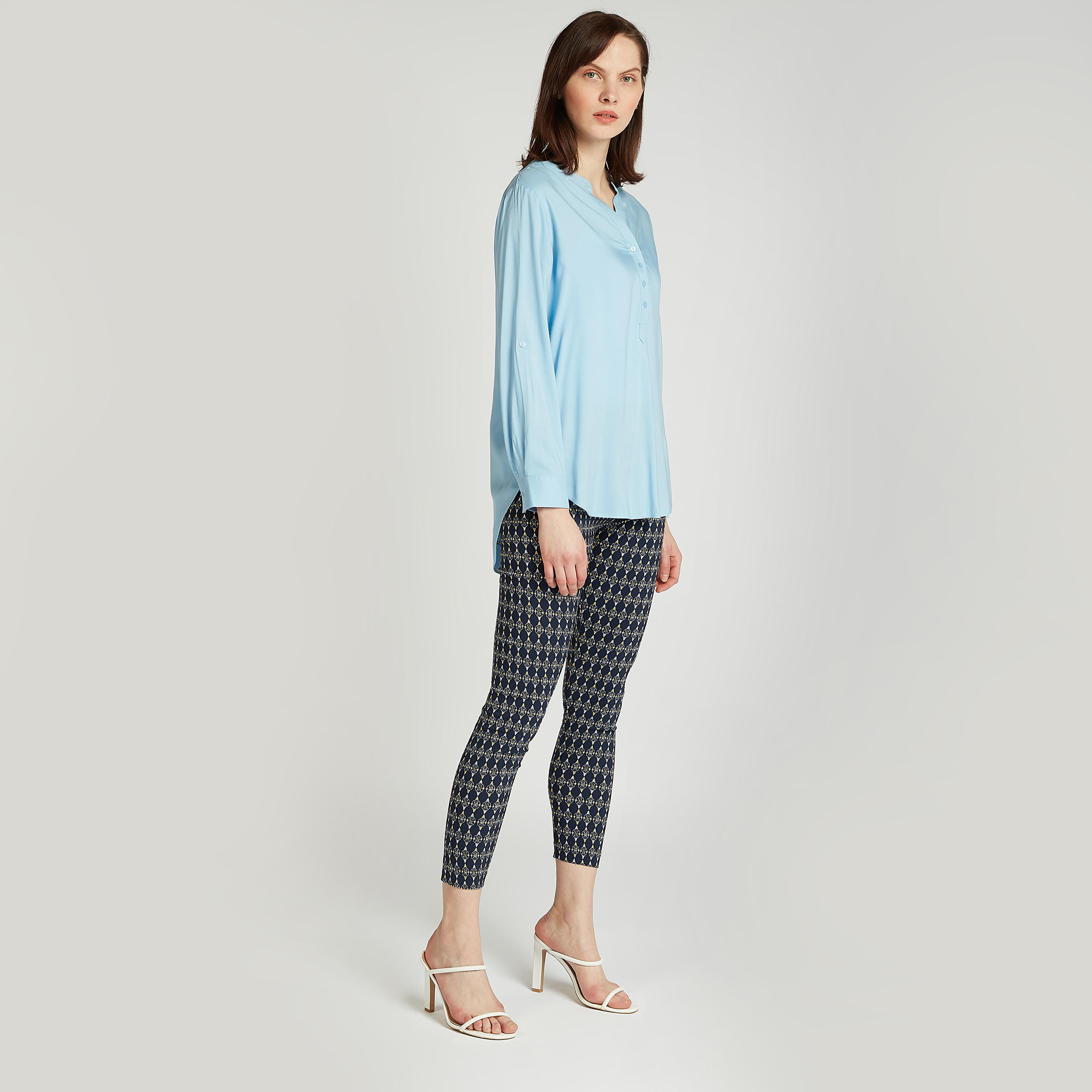 بنطلون تريقنز سليم قصير بخصر مطاطي متوسط الارتفاع وطبعات-women-clothing-bottoms-trousers-image-2