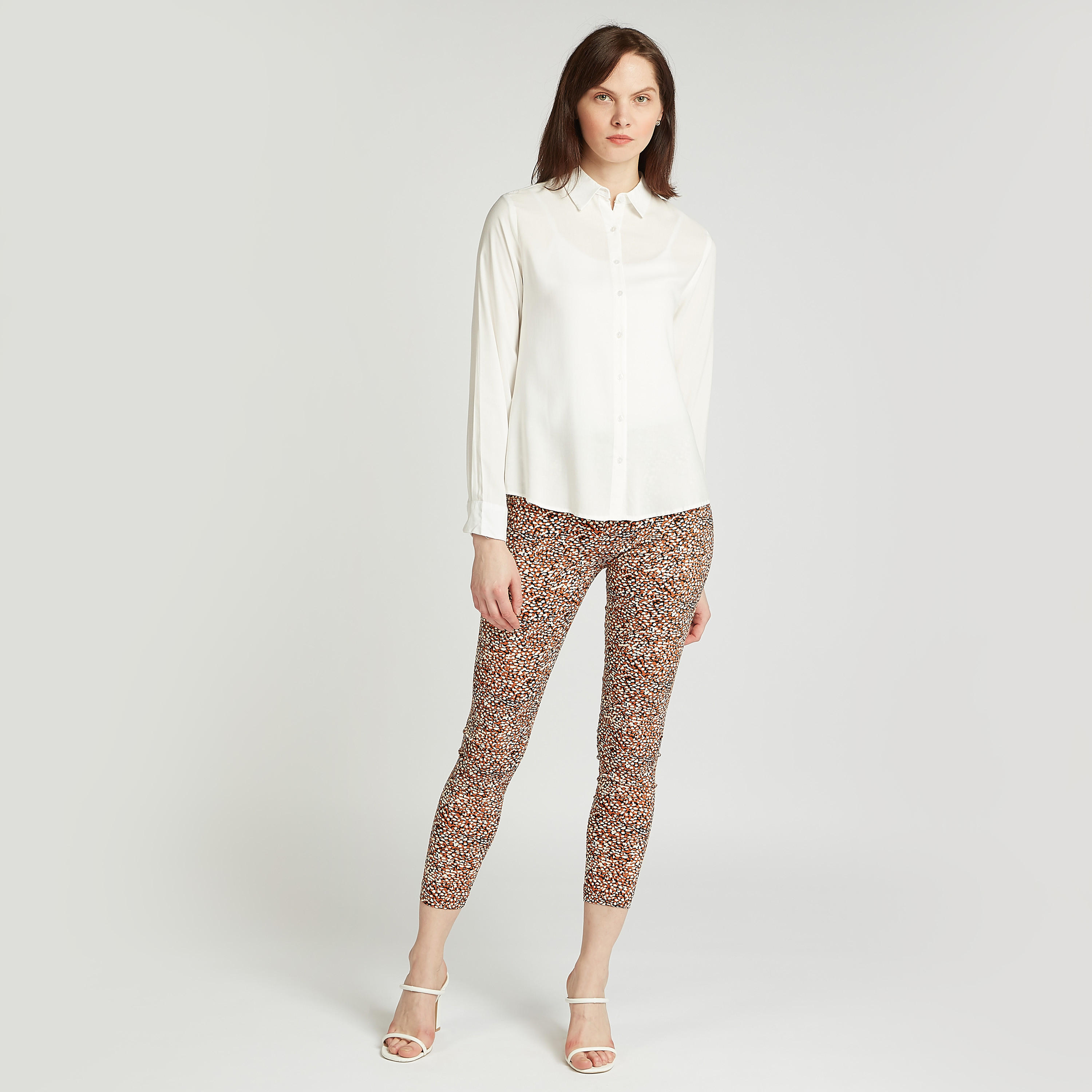 بنطلون ليقننز قصير سليم  بخصر مطاطي متوسط الارتفاع وطبعات-women-clothing-bottoms-leggings-image-2