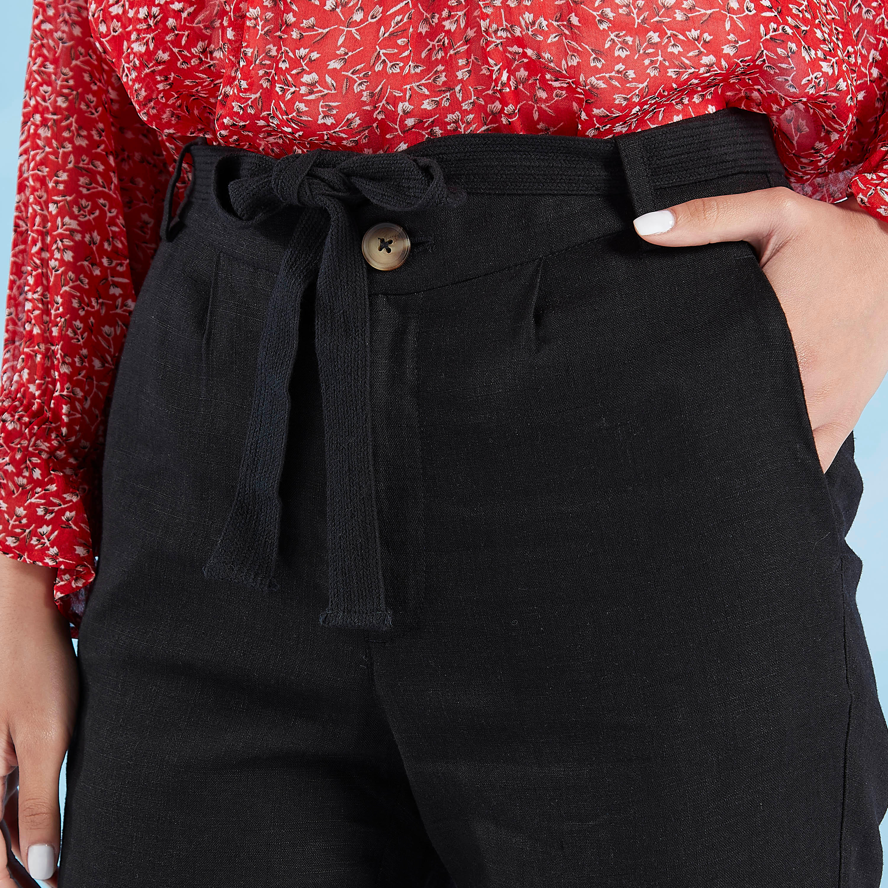 بنطلون بوي فريند مقلّم بخصر متوسط الارتفاع وجيوب وأربطة-women-clothing-bottoms-trousers-image-2
