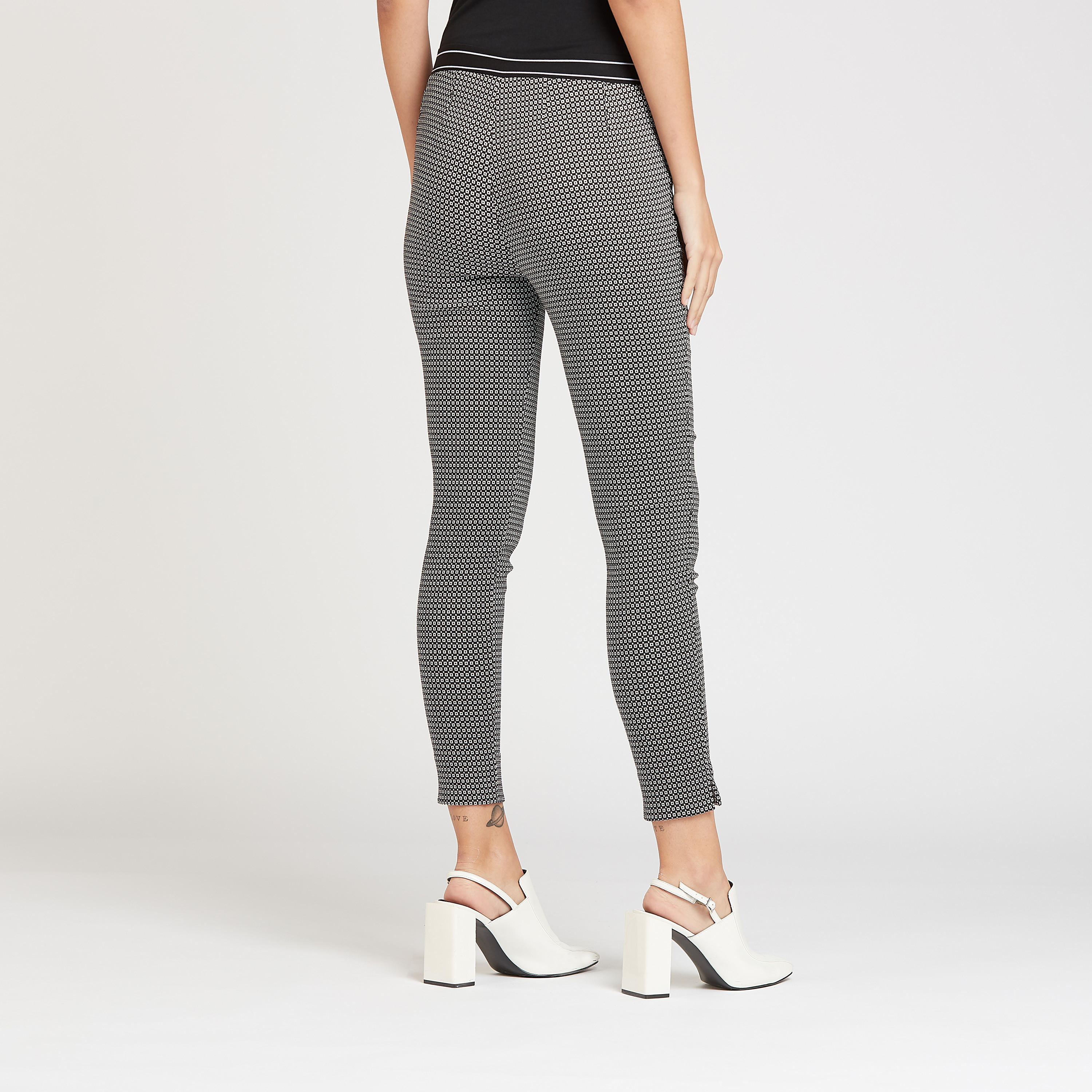بنطلون تريقنز بخصر مطّاطي وطبعات-women-clothing-bottoms-trousers-image-4
