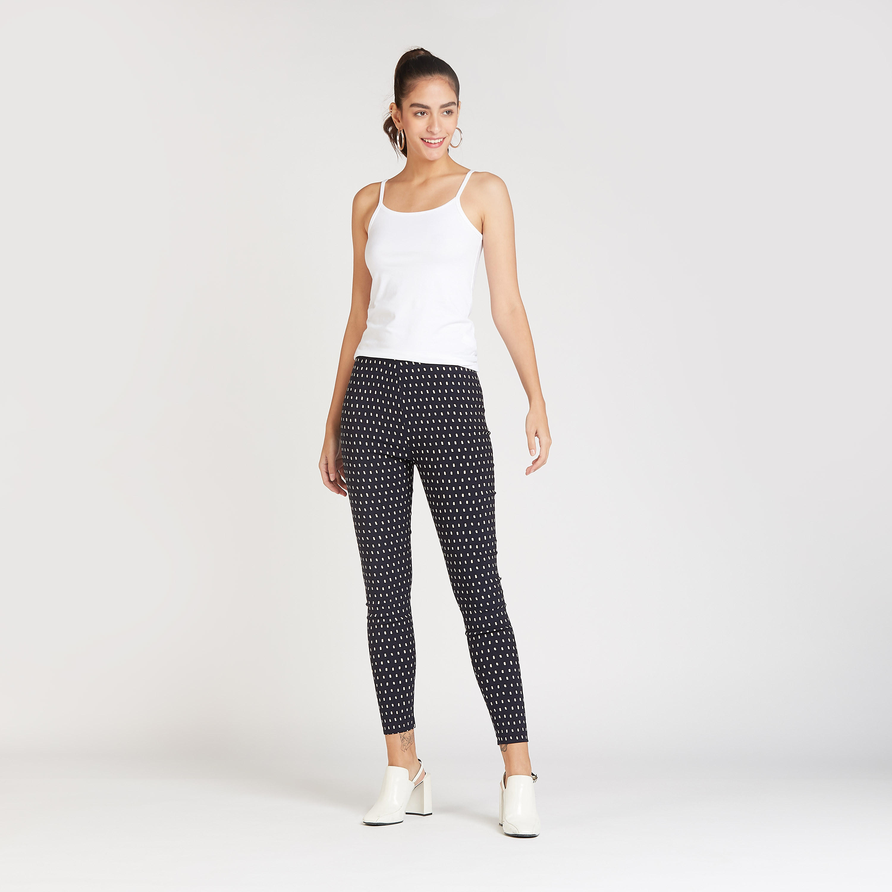 بنطلون بخصر مطّاطي وطبعات-women-clothing-bottoms-trousers-image-3