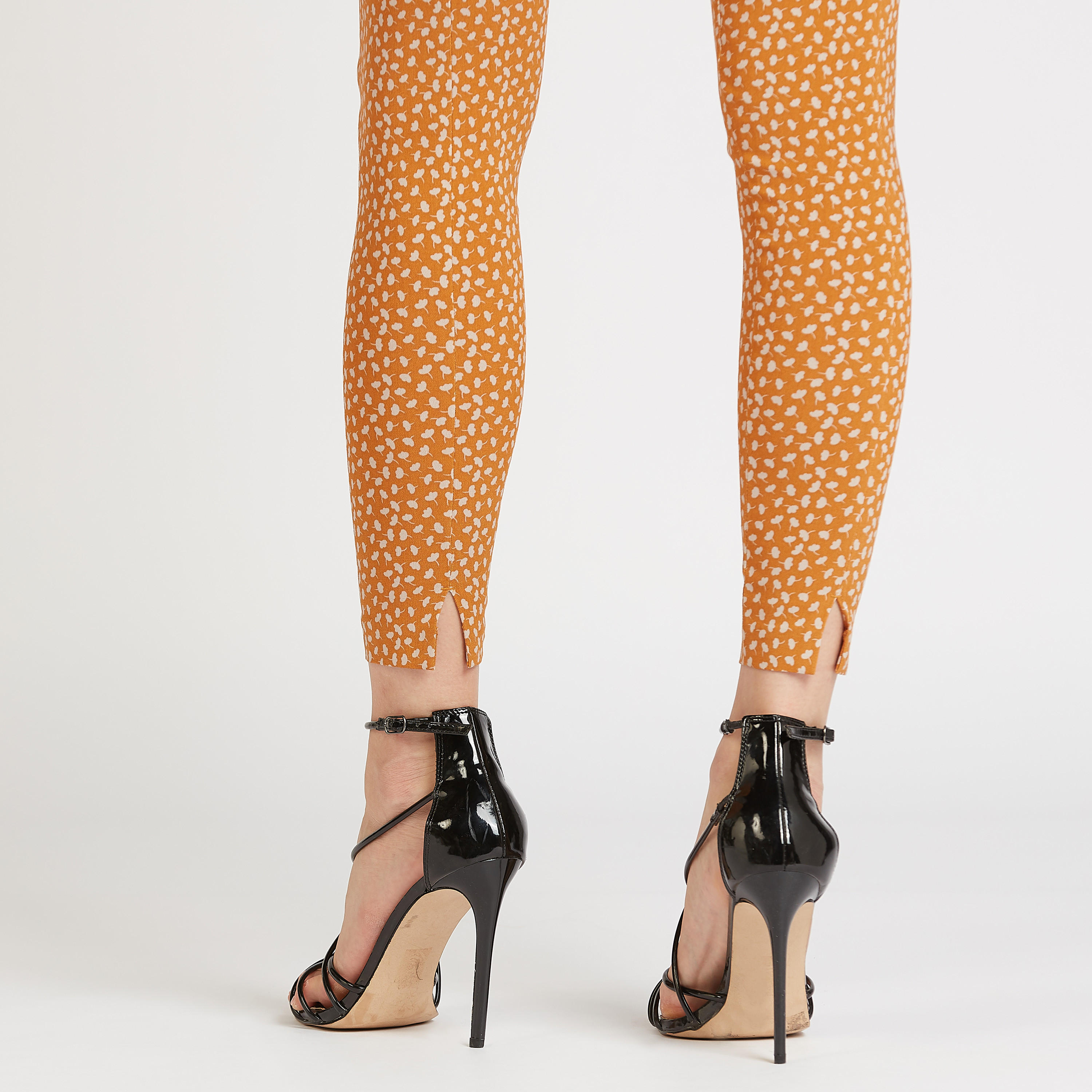 بنطلون تريقنز بخصر مطّاطي وطبعات-women-clothing-bottoms-trousers-image-1