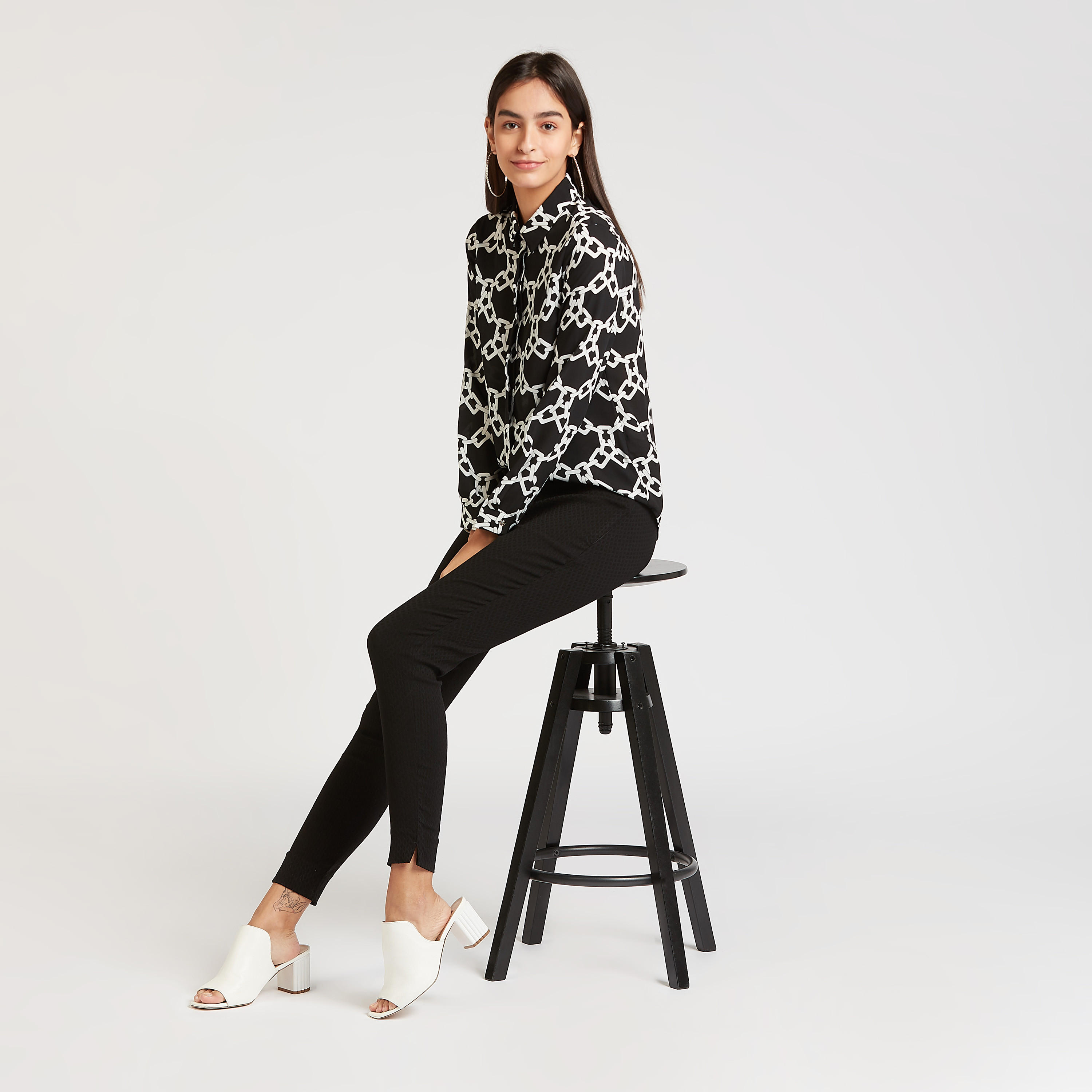 بنطلون قصير سادة قصير بخصر مطاطي-women-clothing-bottoms-trousers-image-2