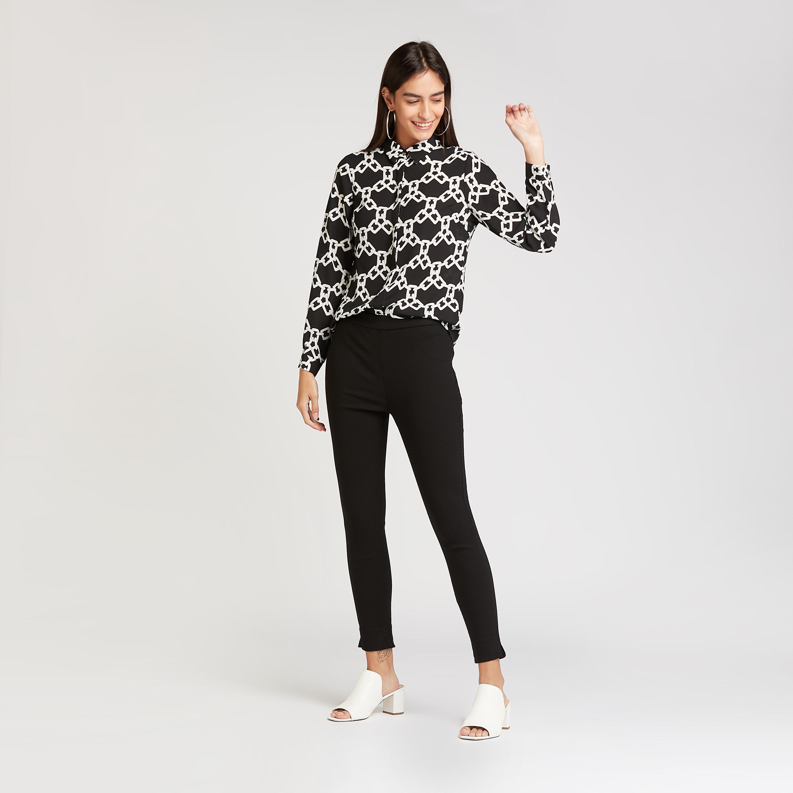 بنطلون قصير سادة قصير بخصر مطاطي-women-clothing-bottoms-trousers-image-5