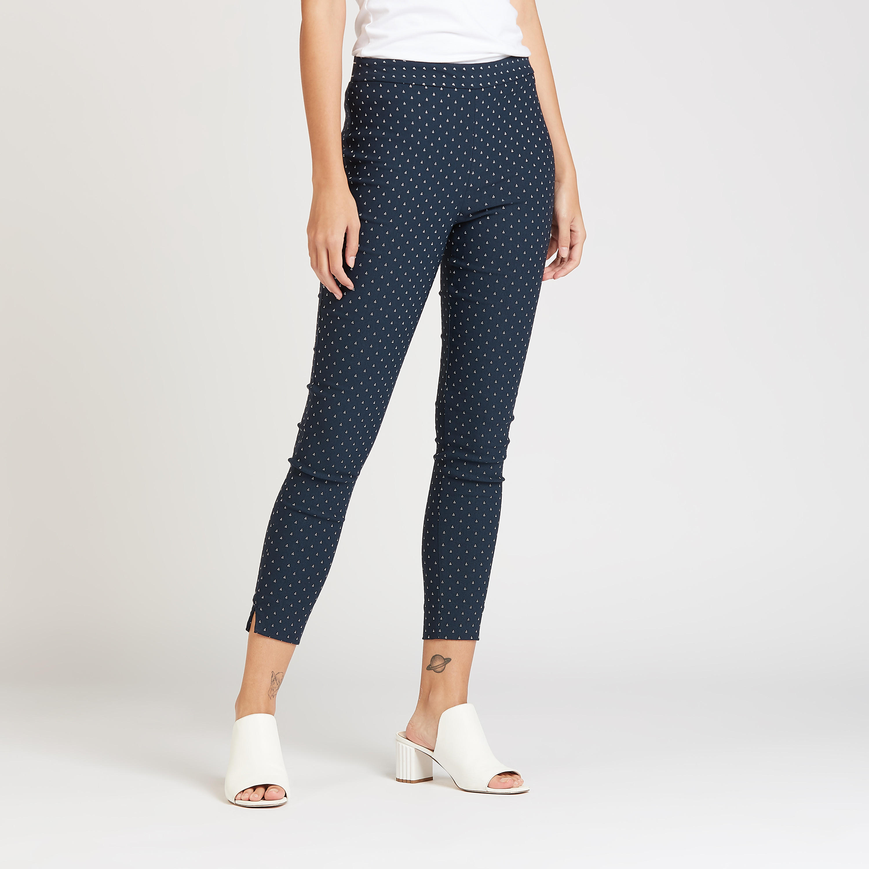بنطلون قصير بخصر مطاطي وطبعات-women-clothing-bottoms-trousers-image-1