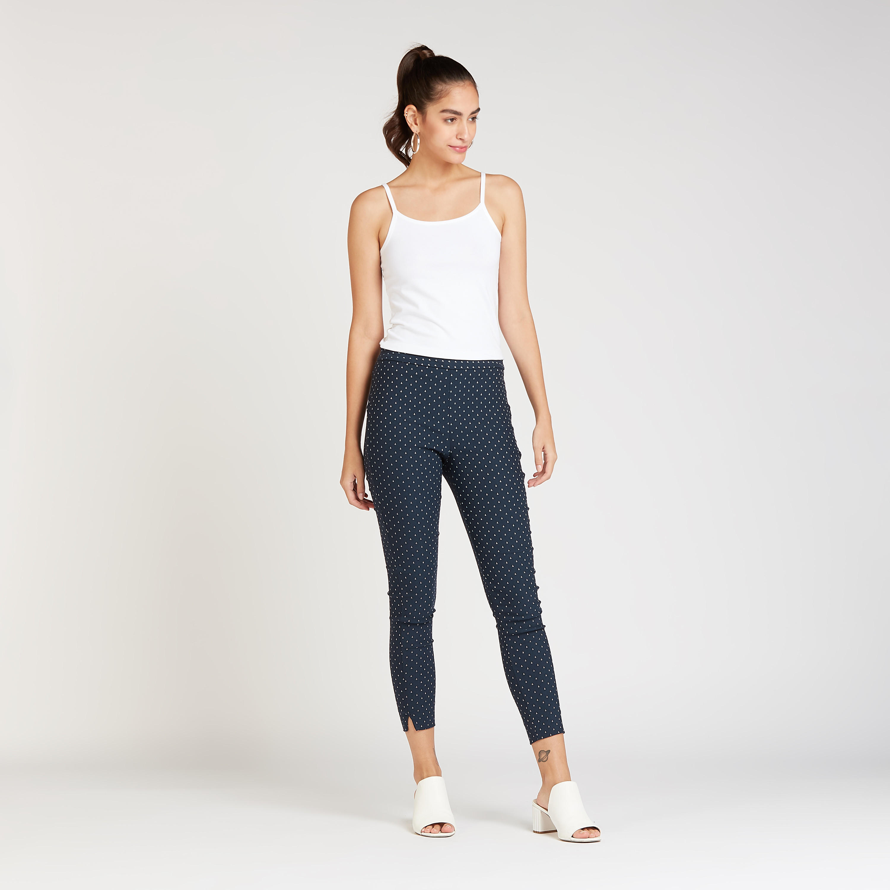بنطلون قصير بخصر مطاطي وطبعات-women-clothing-bottoms-trousers-image-2