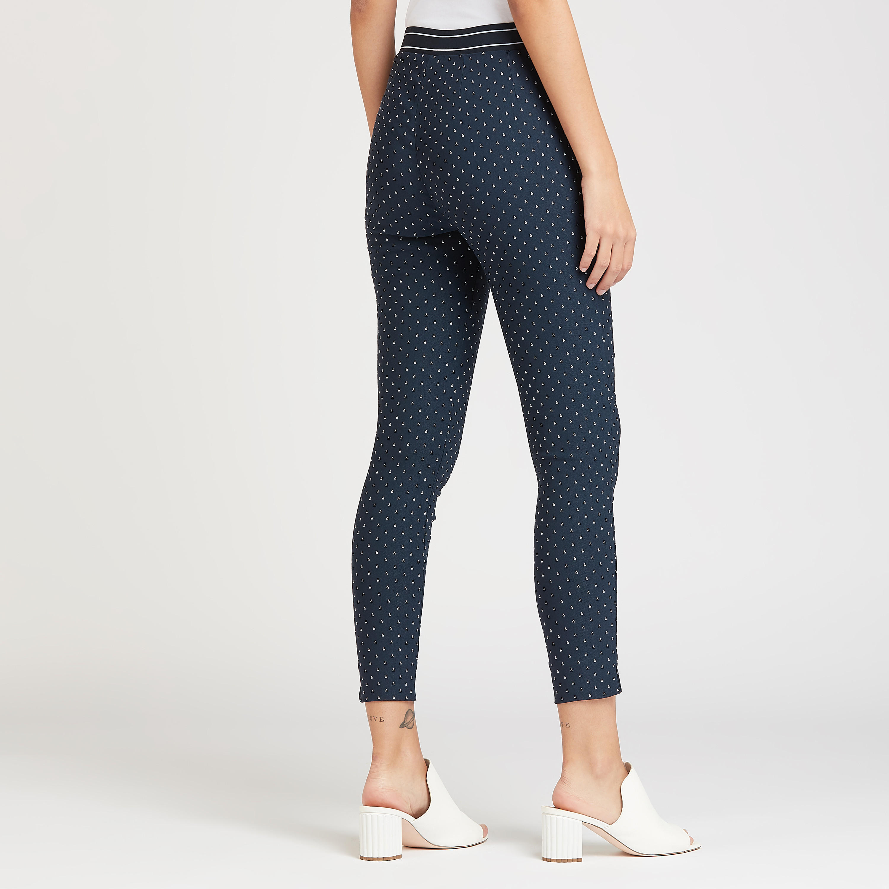 بنطلون قصير بخصر مطاطي وطبعات-women-clothing-bottoms-trousers-image-4