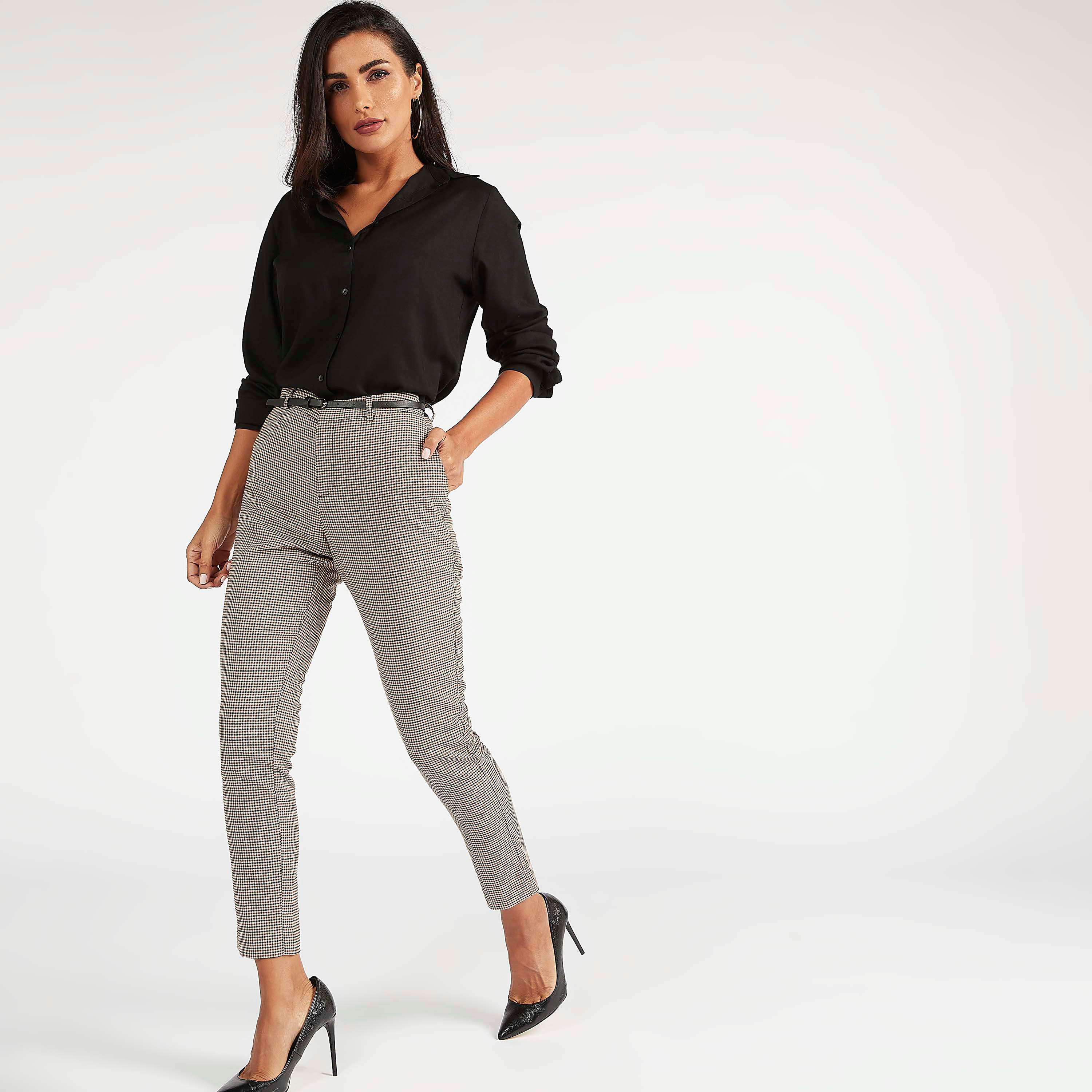 بنطلون قصير كاروهات بجيوب وحزام-women-clothing-bottoms-trousers-image-2