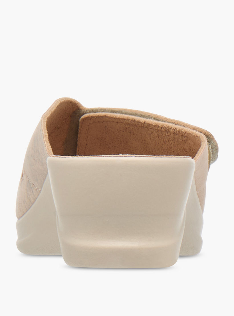 صندل بحزام متقاطع سهل الارتداء مع كعب ويدج من فلاي فوت-women-shoes-sandals-heeled-image-5